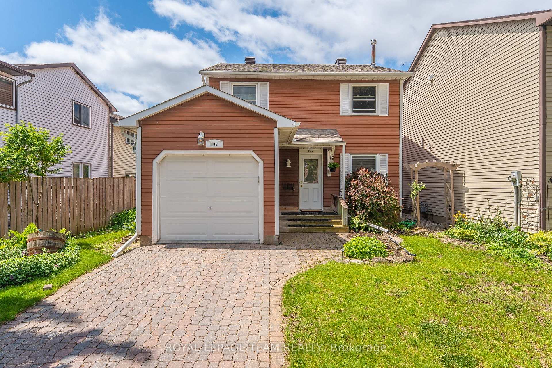Photo 2 of 107 Melanie Crescent, Ottawa, Kanata - Glencairn/Hazeldean — HOMEH
