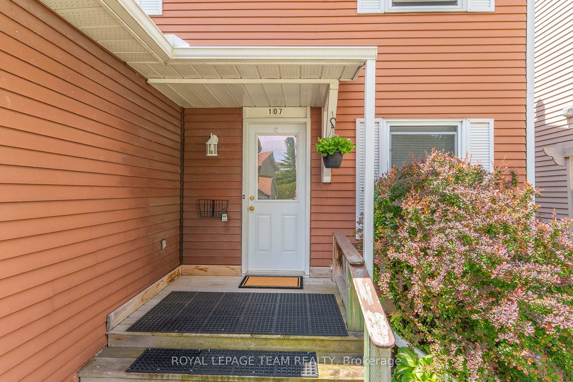Photo 3 of 107 Melanie Crescent, Ottawa, Kanata - Glencairn/Hazeldean — HOMEH