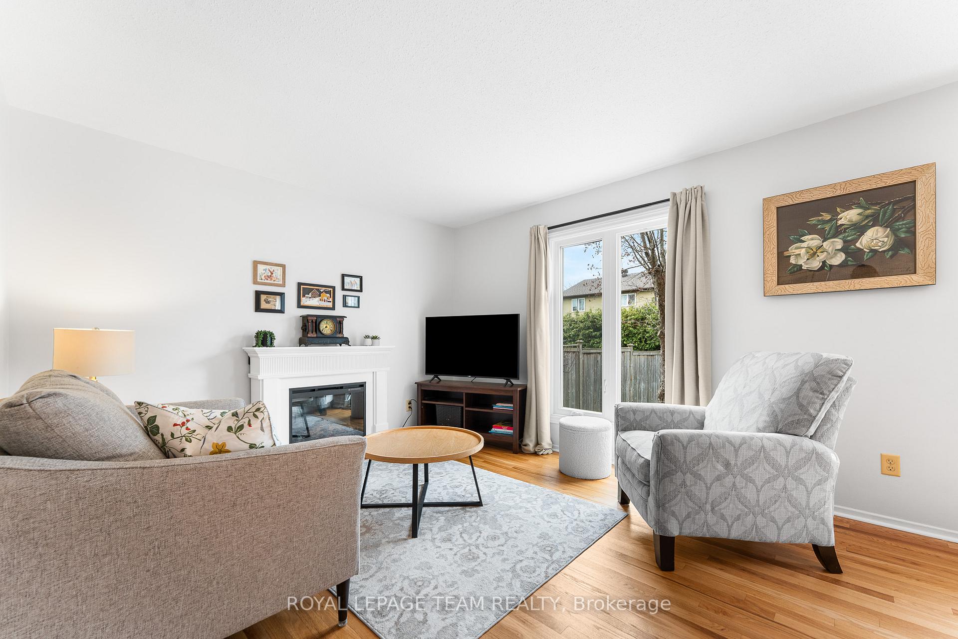 Photo 11 of 107 Melanie Crescent, Ottawa, Kanata - Glencairn/Hazeldean — HOMEH