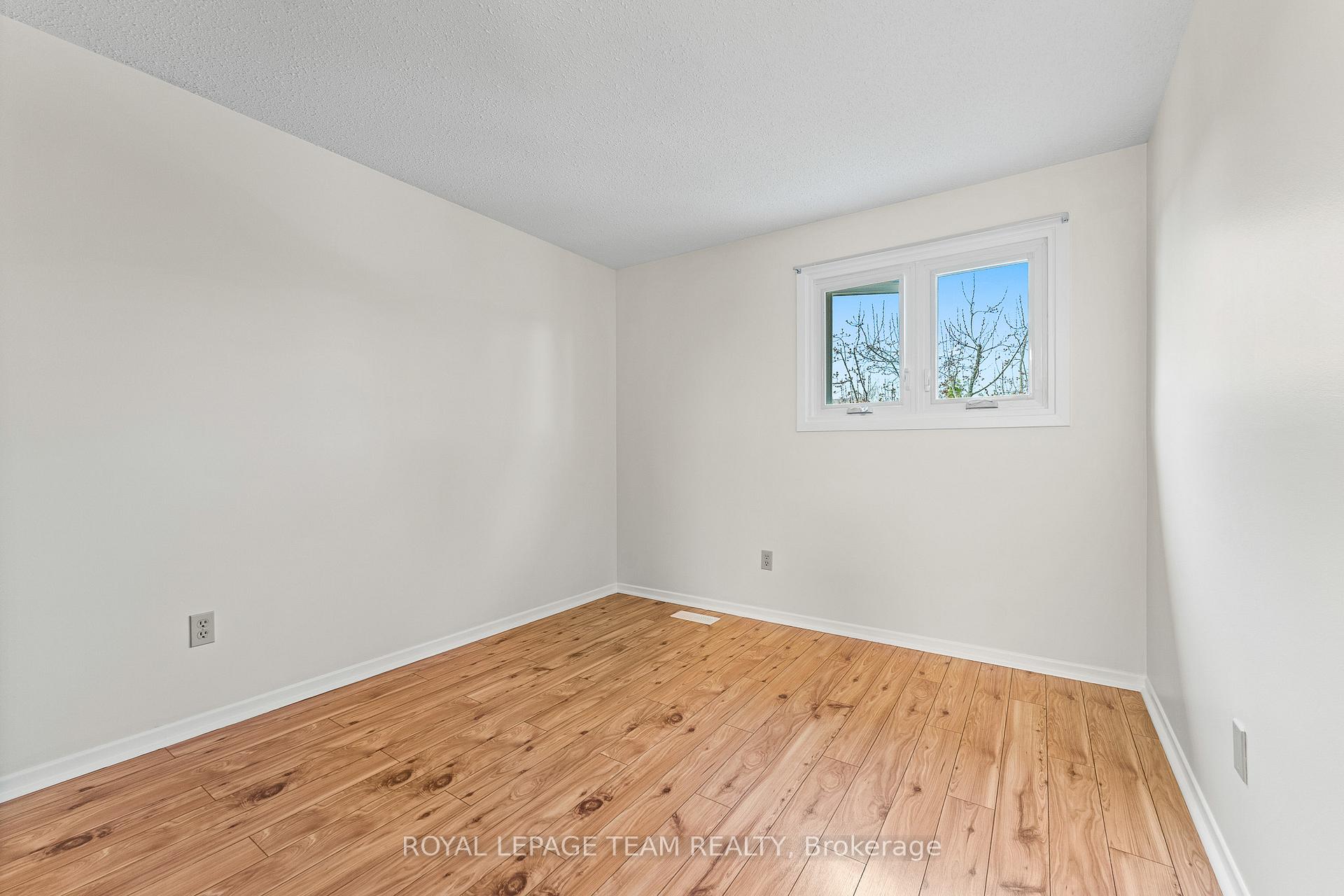 Photo 37 of 107 Melanie Crescent, Ottawa, Kanata - Glencairn/Hazeldean — HOMEH