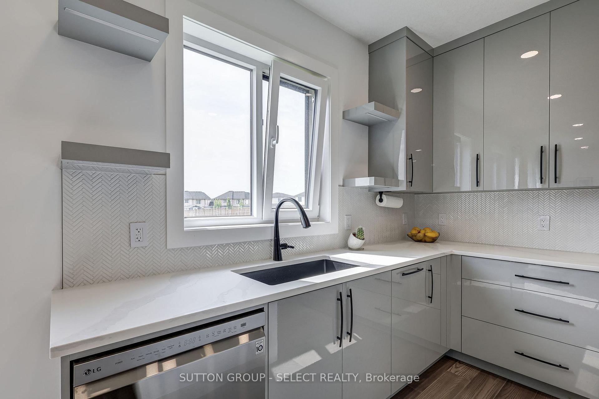 Photo 14 of 144 Winlow Way, Middlesex Centre, Kilworth — HOMEH