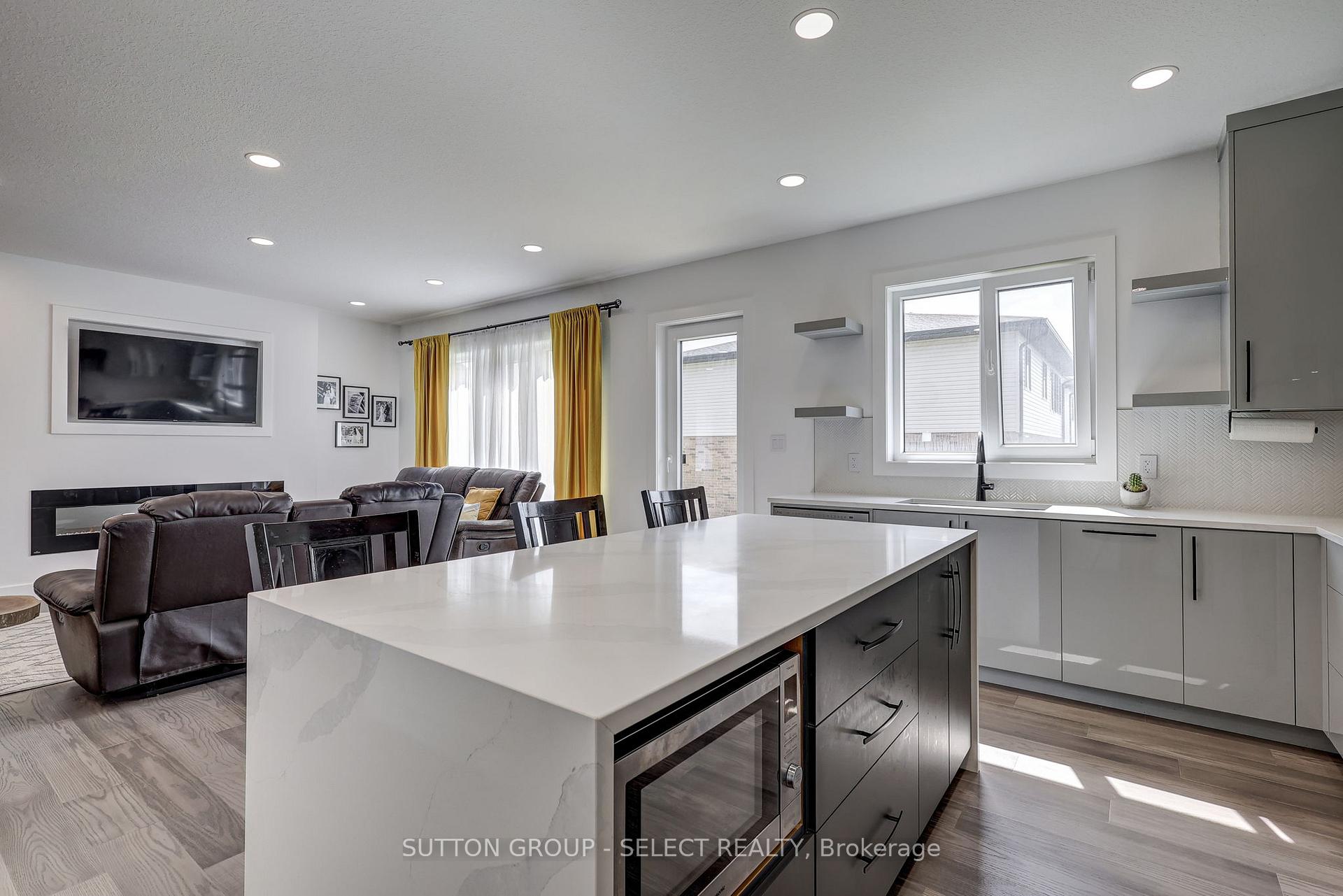 Photo 16 of 144 Winlow Way, Middlesex Centre, Kilworth — HOMEH