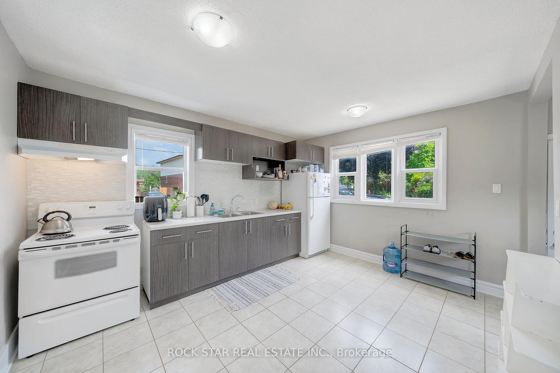 Photo 6 of 227 Fairway Road N, Kitchener, Centreville Chicopee — HOMEH
