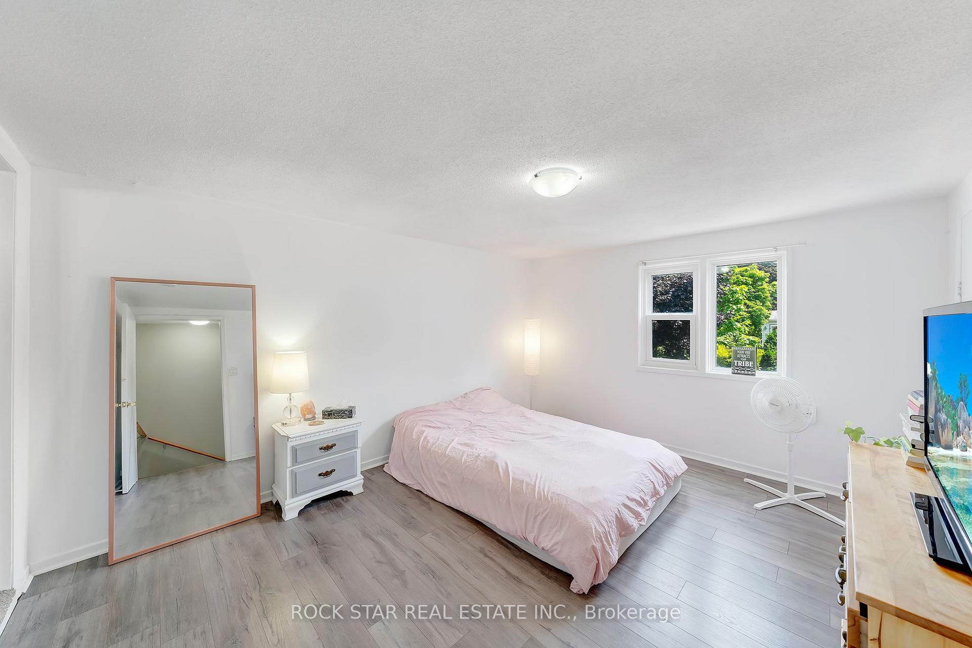 Photo 9 of 227 Fairway Road N, Kitchener, Centreville Chicopee — HOMEH