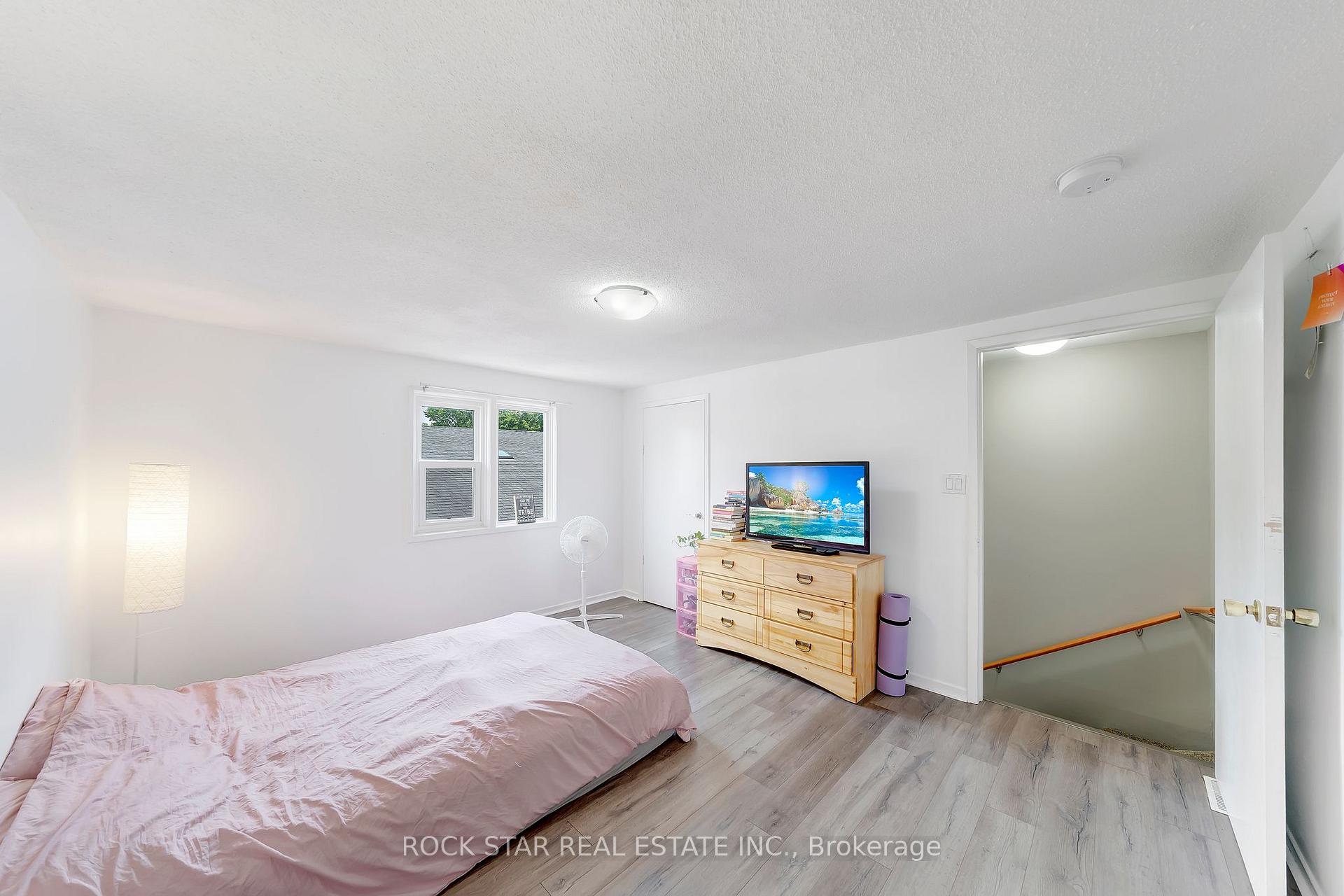 Photo 10 of 227 Fairway Road N, Kitchener, Centreville Chicopee — HOMEH