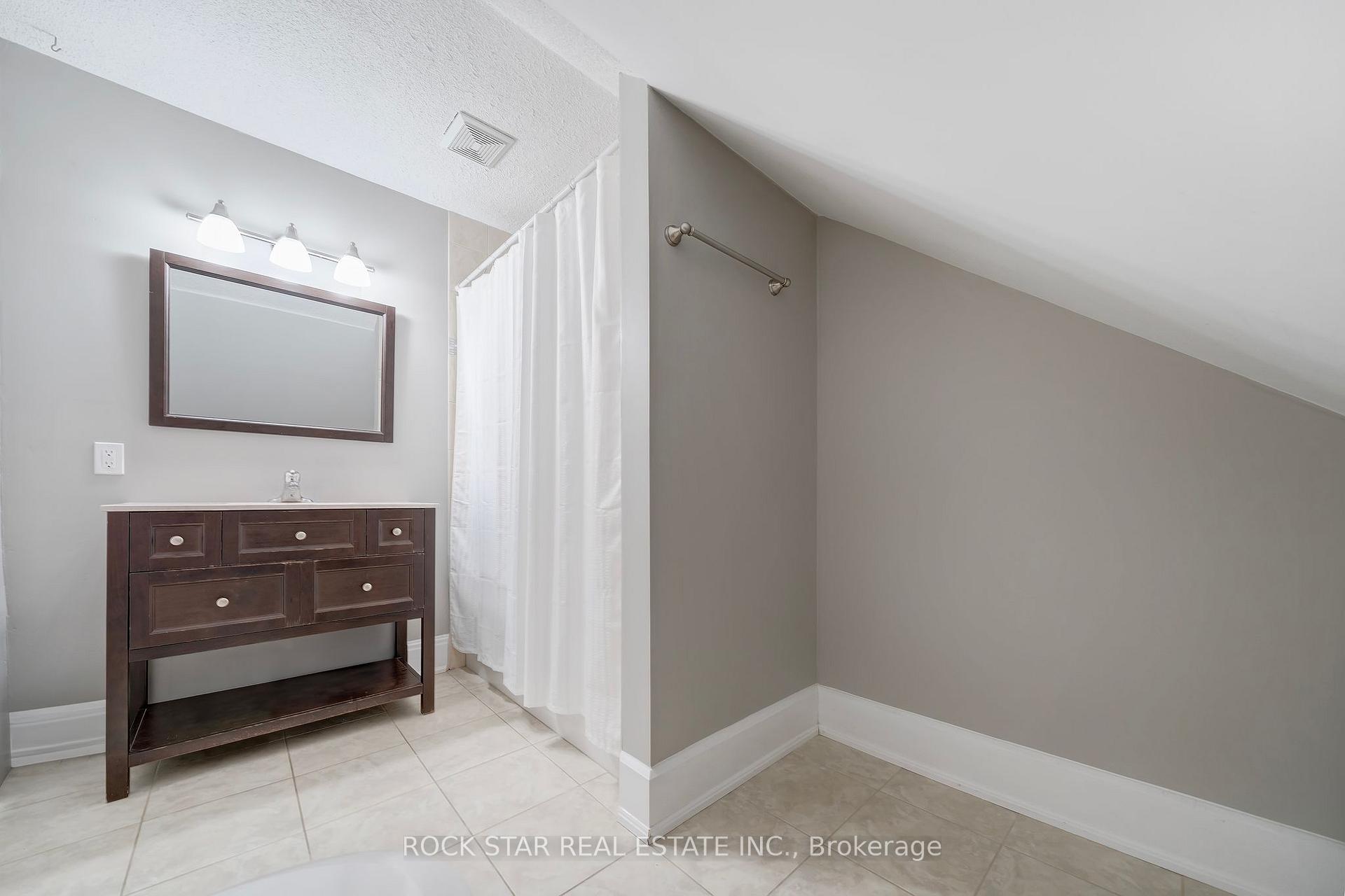 Photo 12 of 227 Fairway Road N, Kitchener, Centreville Chicopee — HOMEH