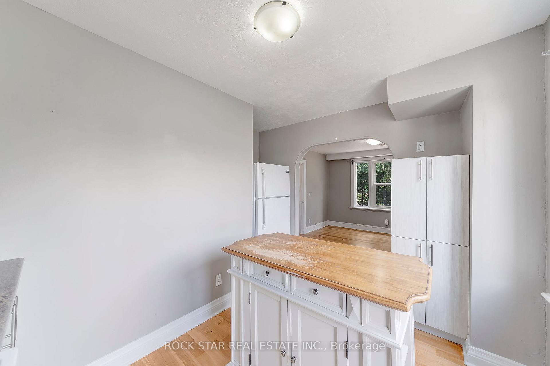 Photo 19 of 227 Fairway Road N, Kitchener, Centreville Chicopee — HOMEH