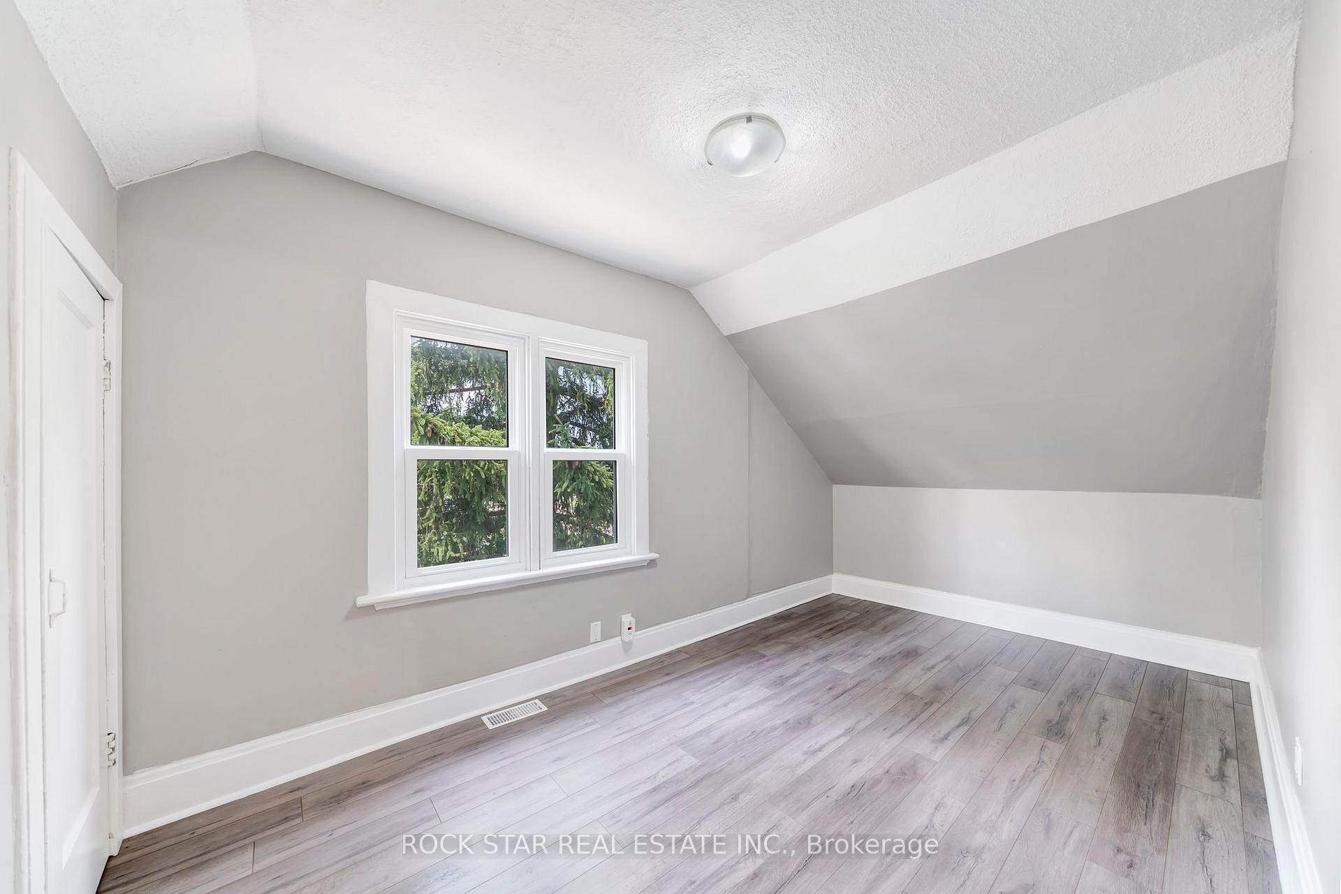 Photo 22 of 227 Fairway Road N, Kitchener, Centreville Chicopee — HOMEH