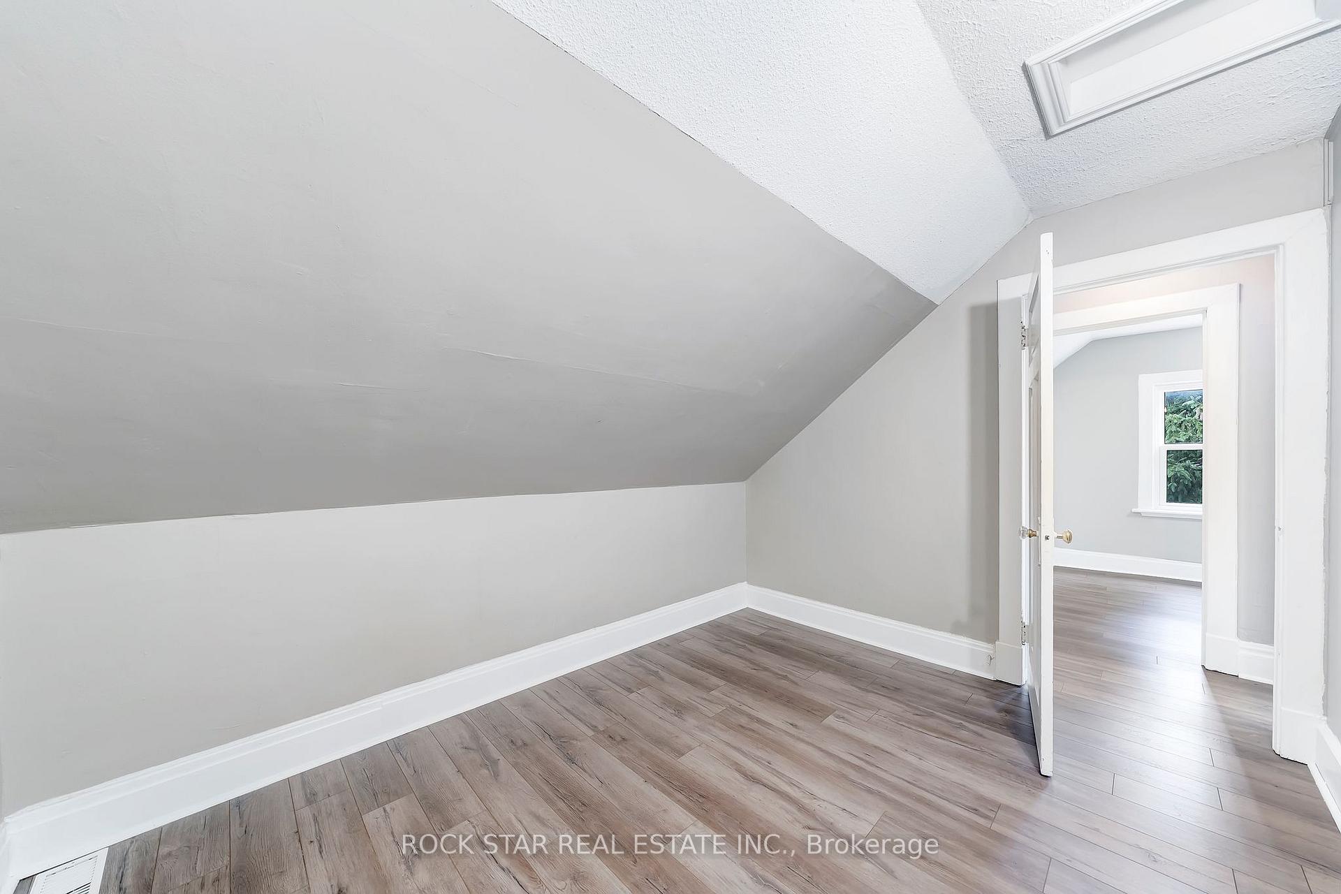 Photo 23 of 227 Fairway Road N, Kitchener, Centreville Chicopee — HOMEH