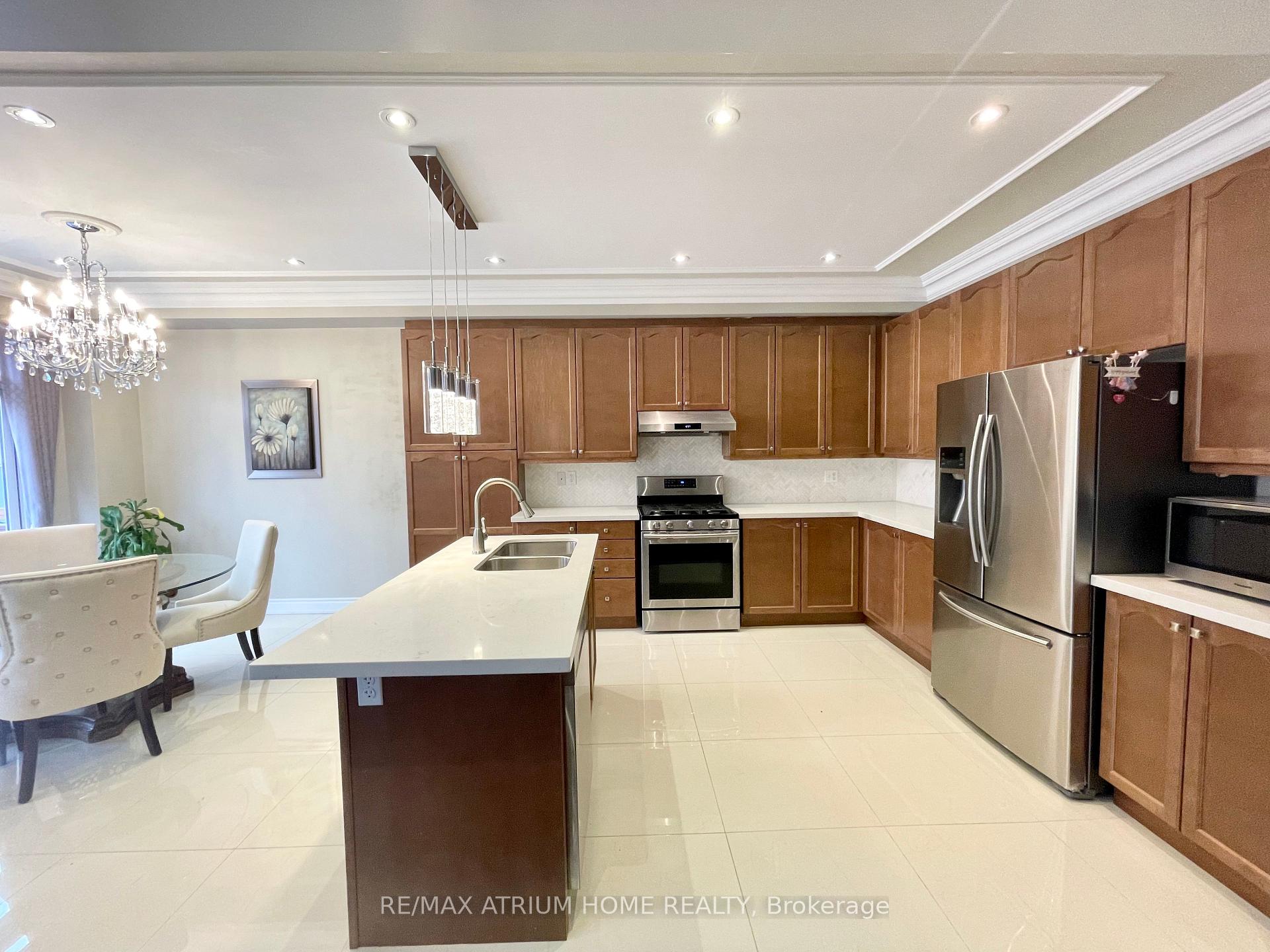 Photo 7 of 55 Hua Du Avenue, Markham, Berczy — HOMEH
