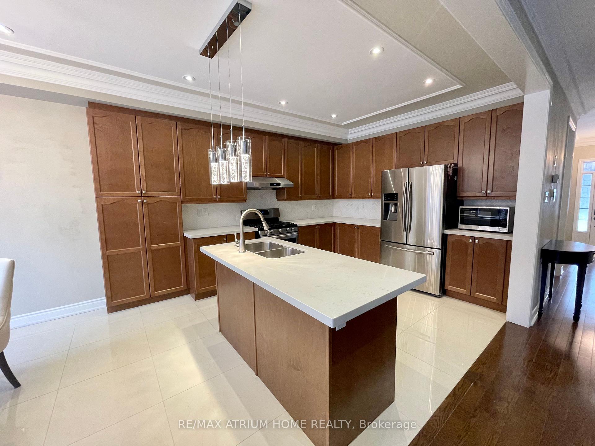 Photo 8 of 55 Hua Du Avenue, Markham, Berczy — HOMEH