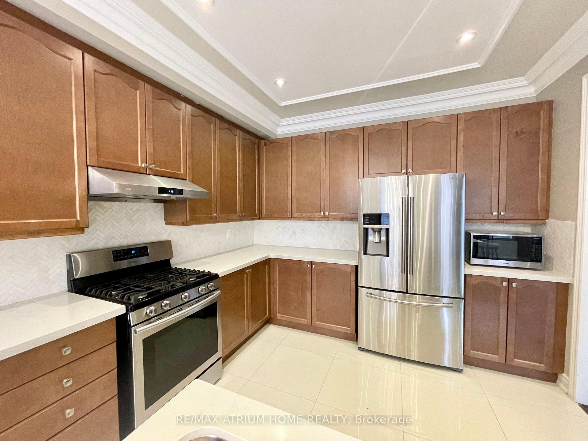 Photo 9 of 55 Hua Du Avenue, Markham, Berczy — HOMEH