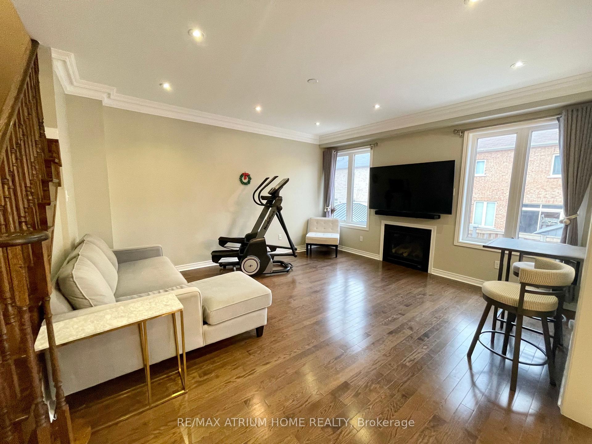 Photo 16 of 55 Hua Du Avenue, Markham, Berczy — HOMEH
