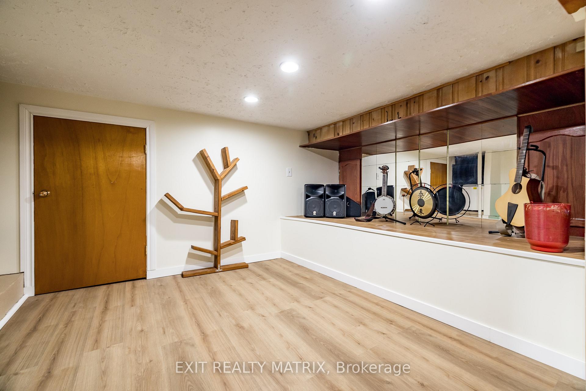 Photo 18 of 160 Constance Lake Road, Ottawa, Kanata - Kanata (North East) — HOMEH