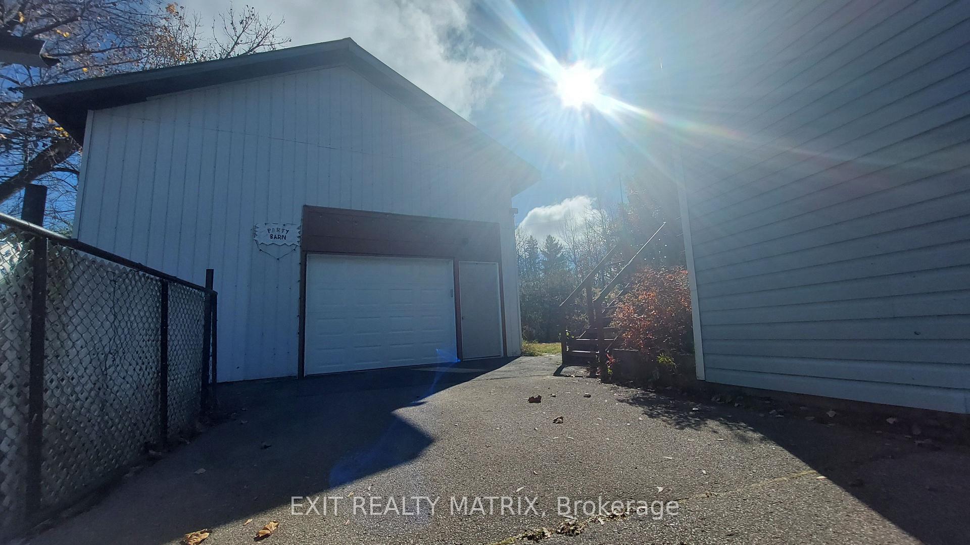 Photo 30 of 160 Constance Lake Road, Ottawa, Kanata - Kanata (North East) — HOMEH