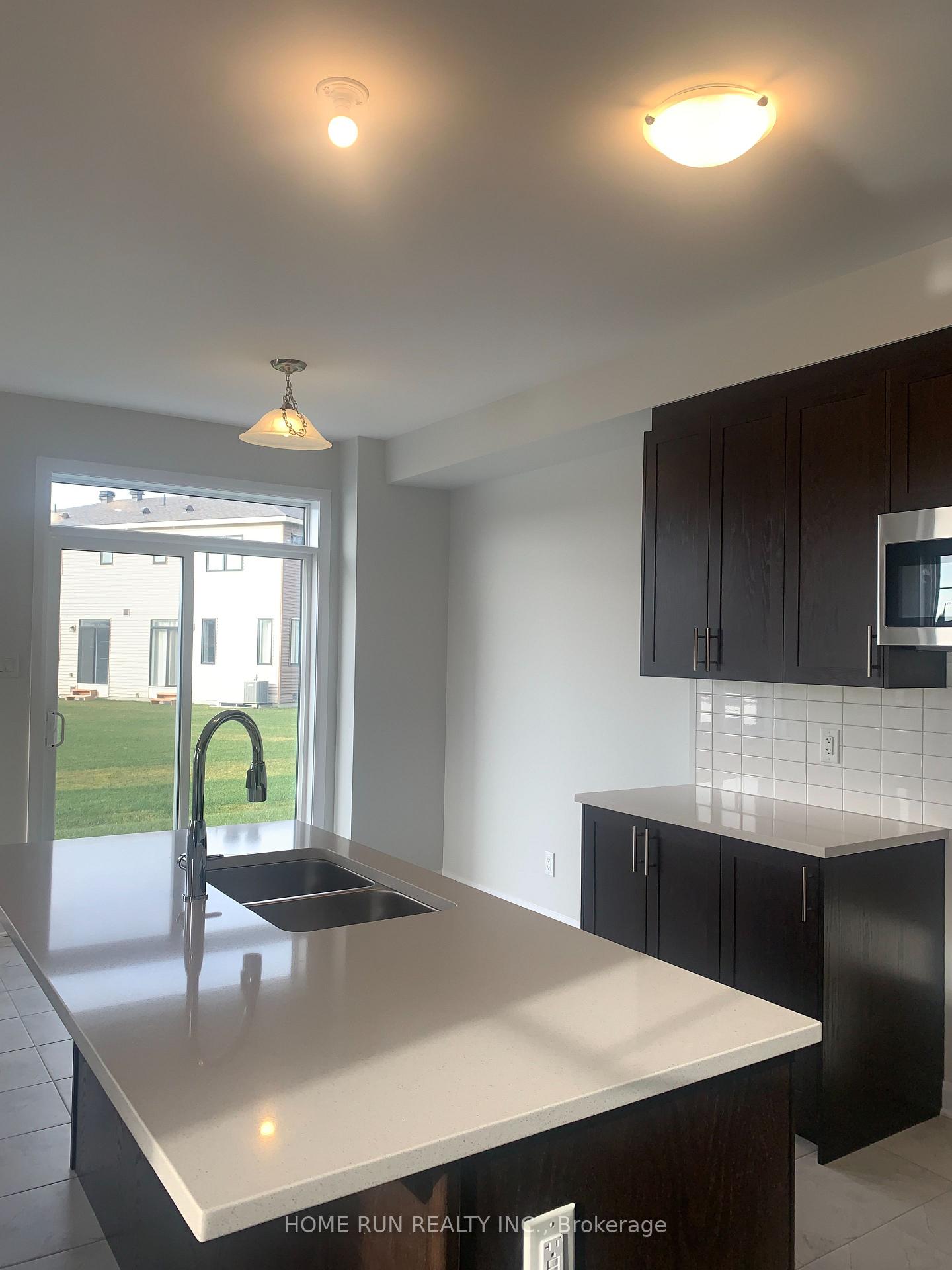 Photo 5 of 224 Invention Boulevard N, Ottawa, Kanata - Morgan's Grant/South March — HOMEH
