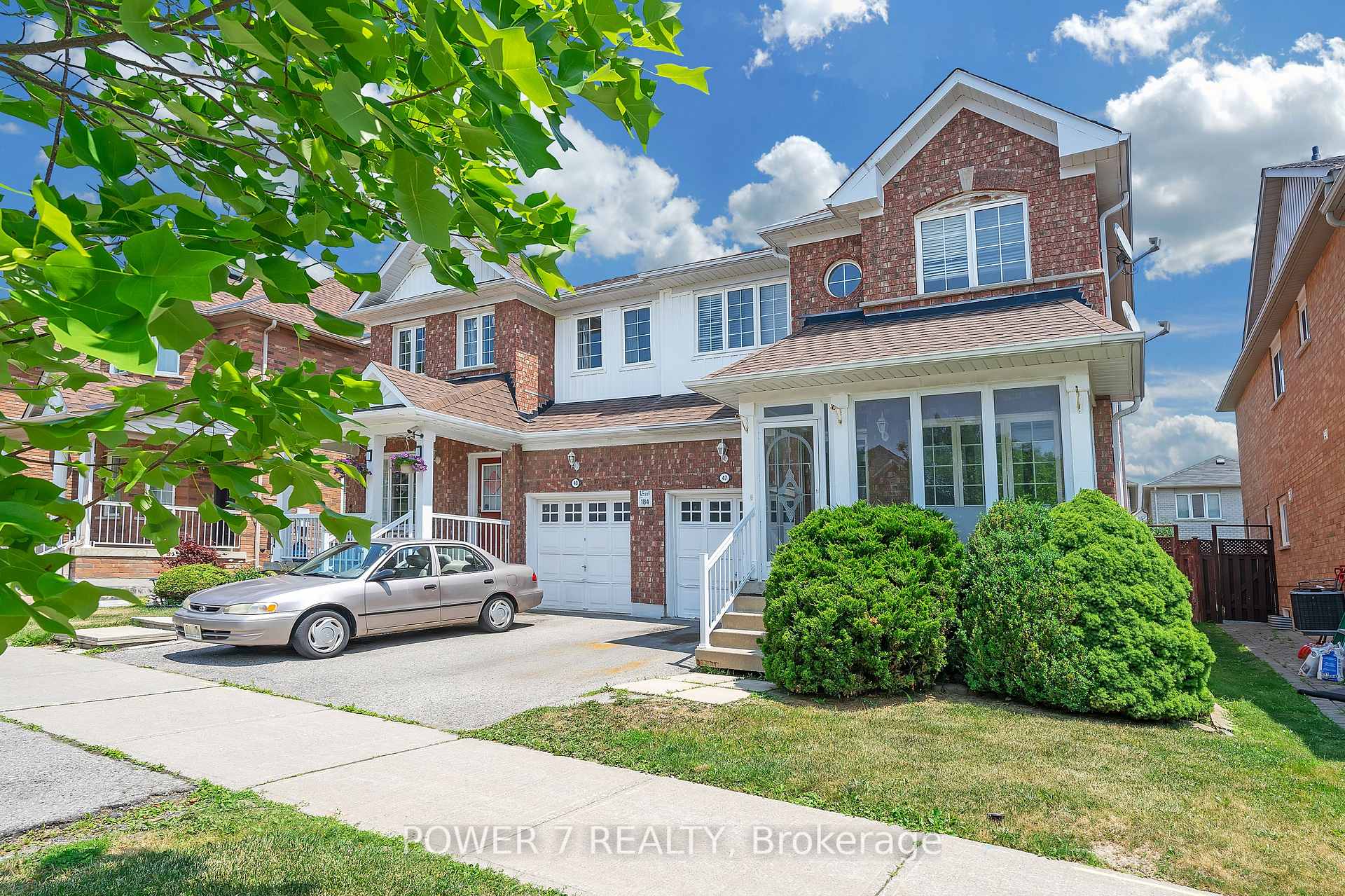Photo 3 of 47 Trailsbrook Terrace, Markham, Wismer — HOMEH