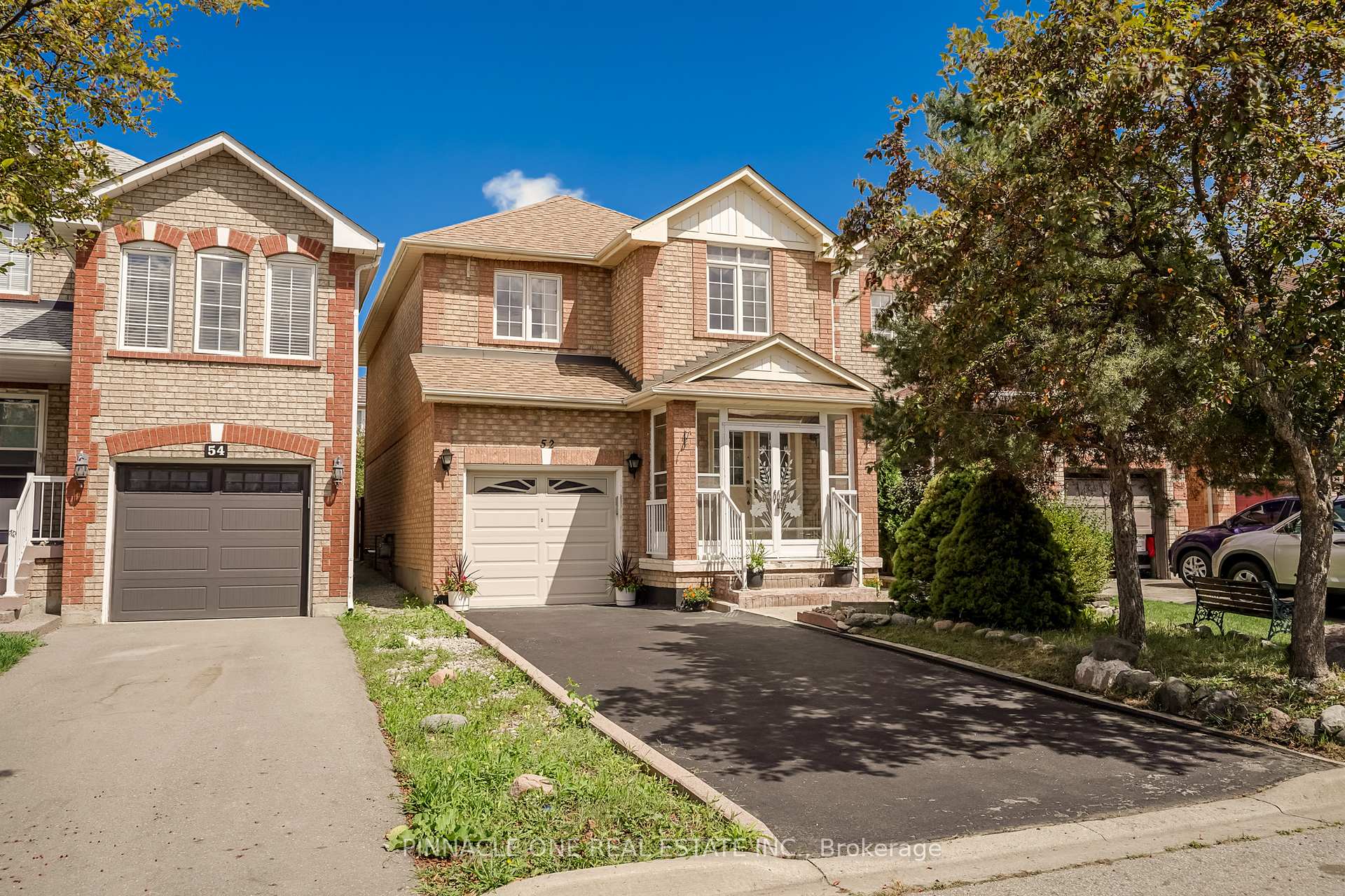 Photo 3 of 52 Vogue Street, Markham, Rouge River Estates — HOMEH