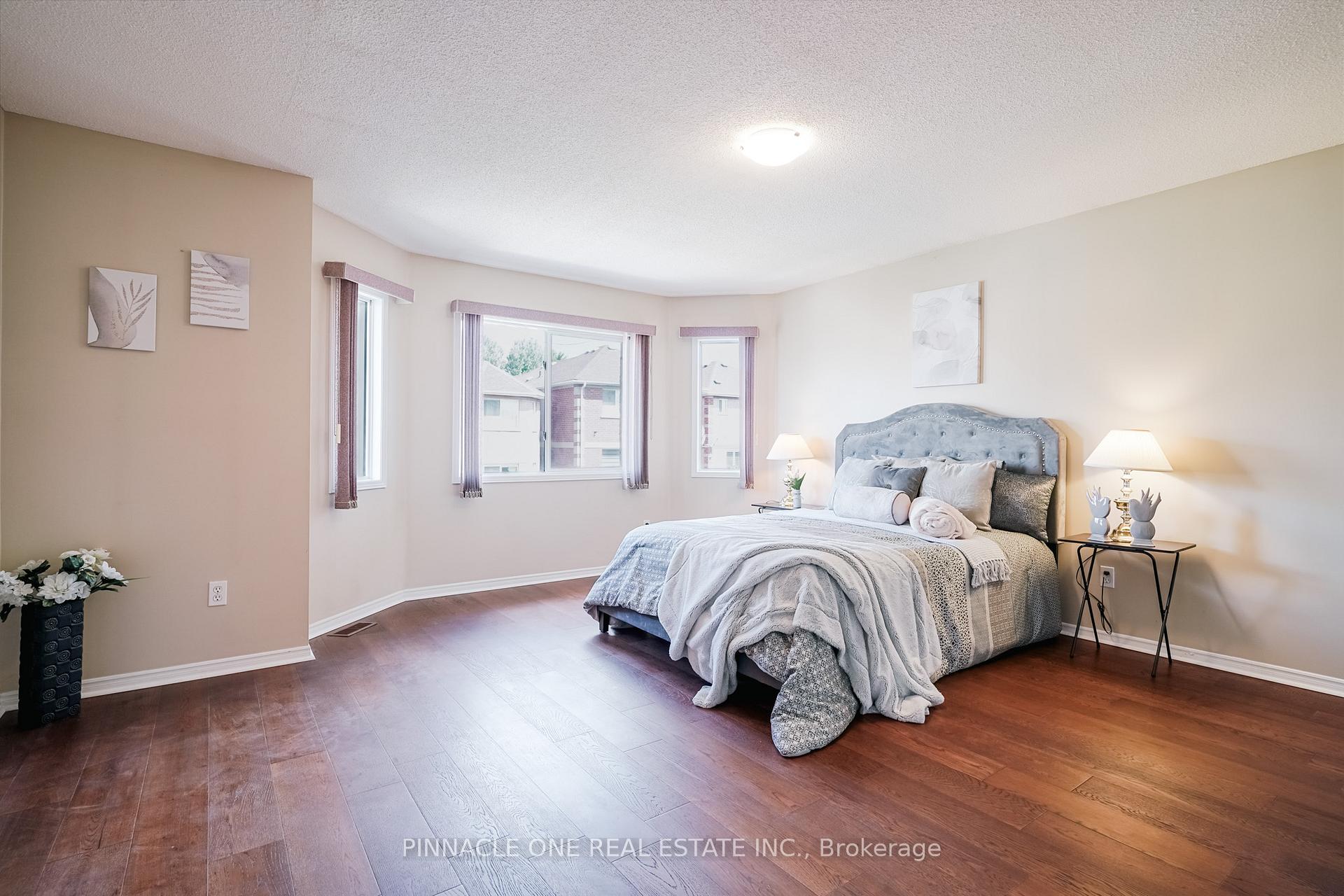 Photo 5 of 52 Vogue Street, Markham, Rouge River Estates — HOMEH