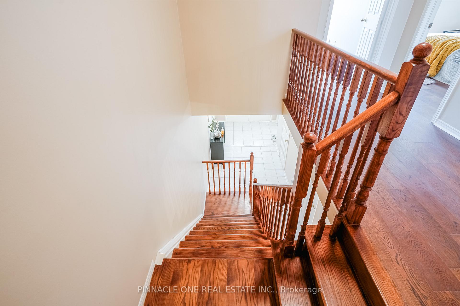 Photo 12 of 52 Vogue Street, Markham, Rouge River Estates — HOMEH