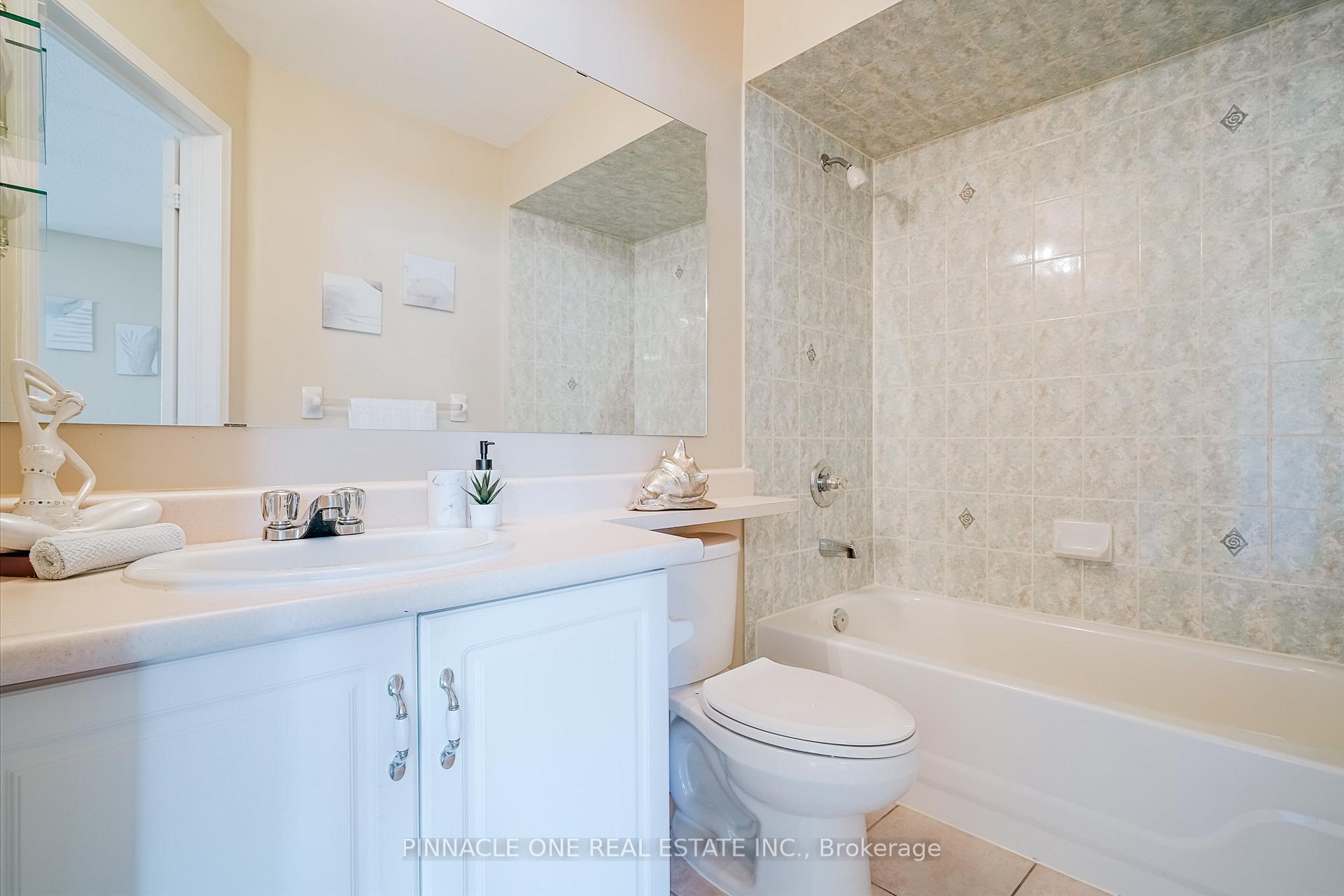 Photo 14 of 52 Vogue Street, Markham, Rouge River Estates — HOMEH