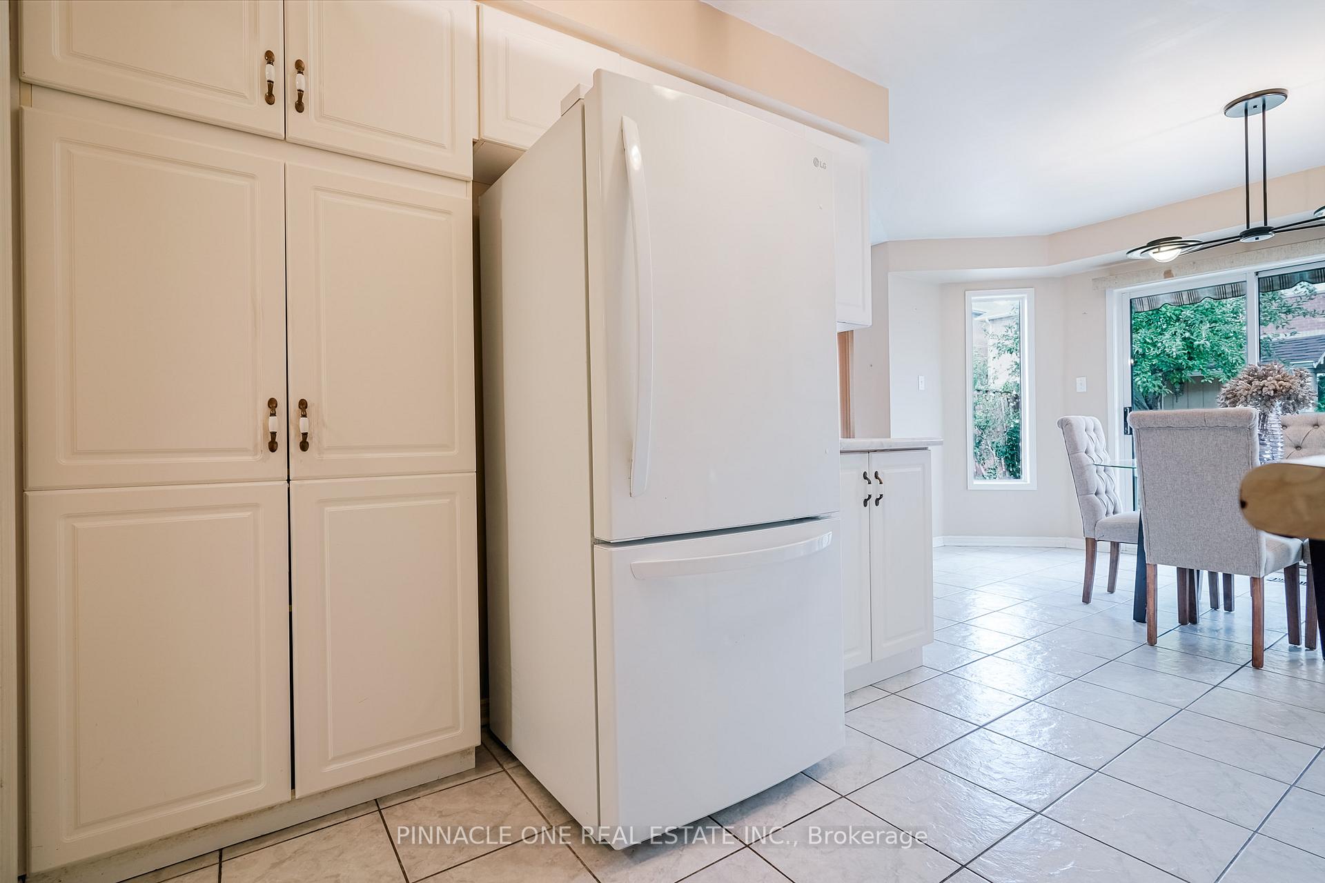 Photo 18 of 52 Vogue Street, Markham, Rouge River Estates — HOMEH
