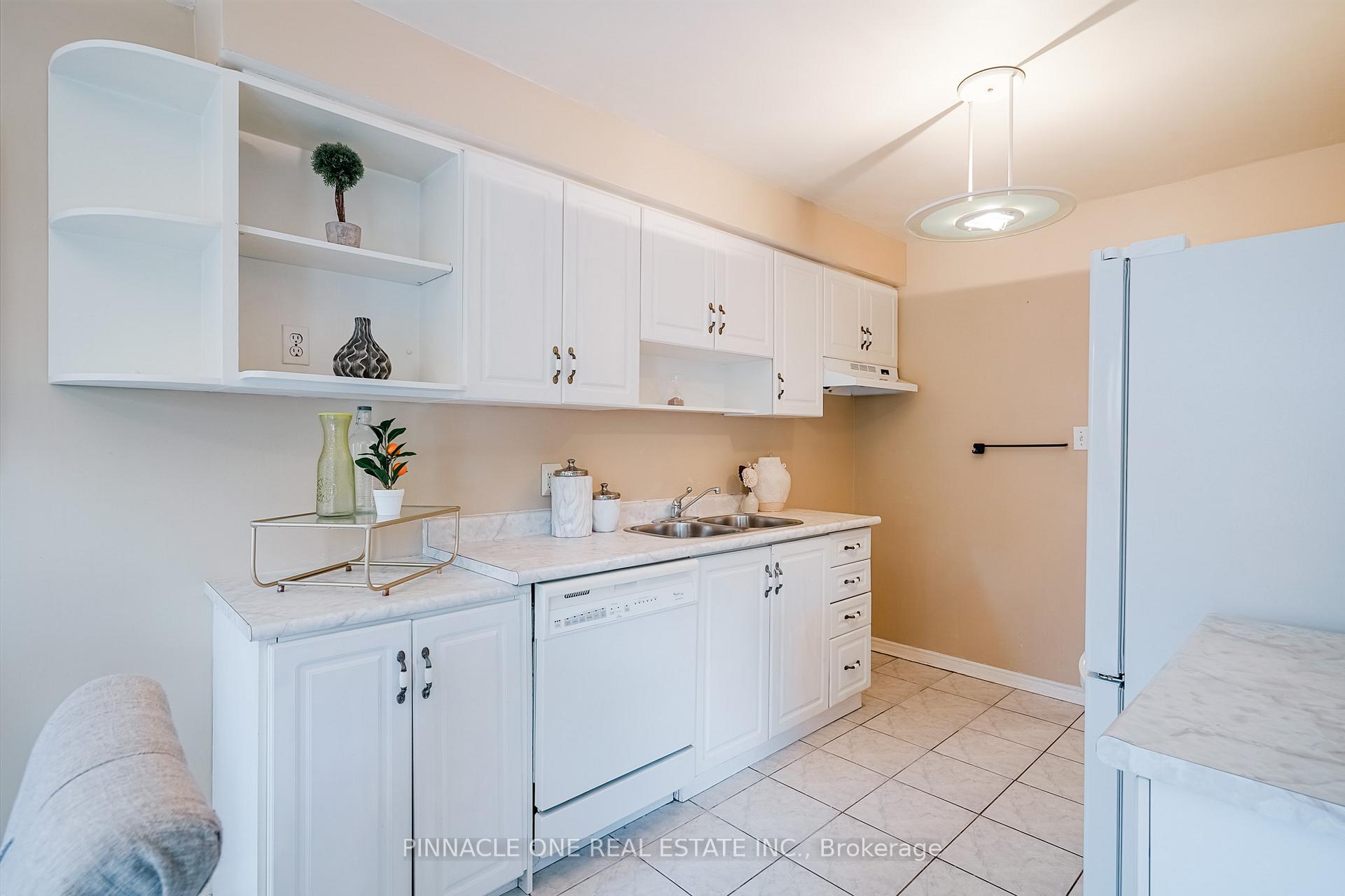 Photo 20 of 52 Vogue Street, Markham, Rouge River Estates — HOMEH