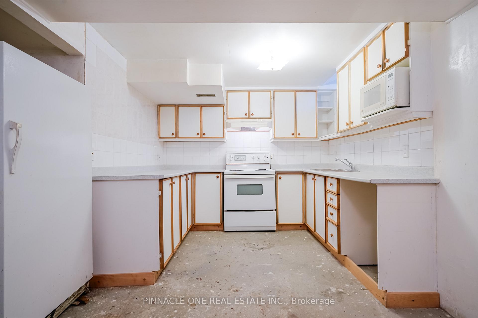 Photo 33 of 52 Vogue Street, Markham, Rouge River Estates — HOMEH