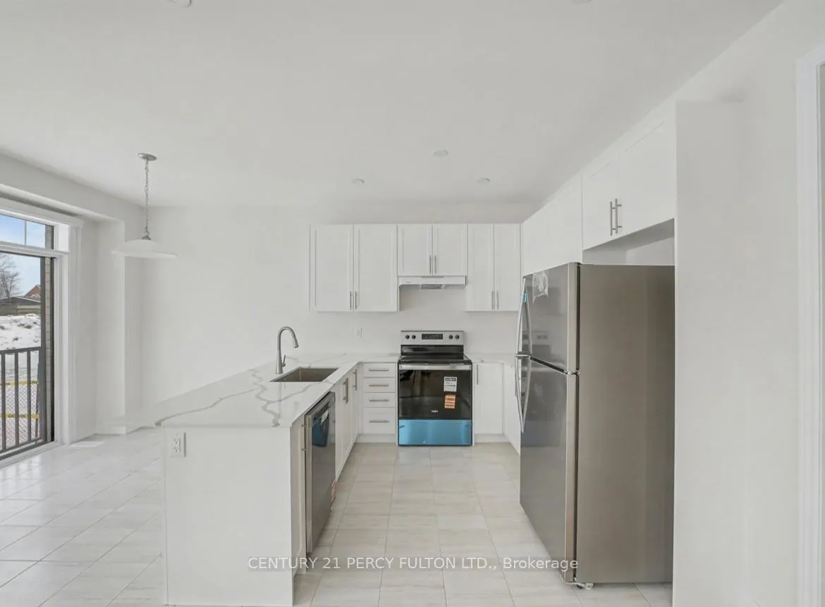 Photo 8 of 396 Kennedy Circle W, Milton, Cobban — HOMEH
