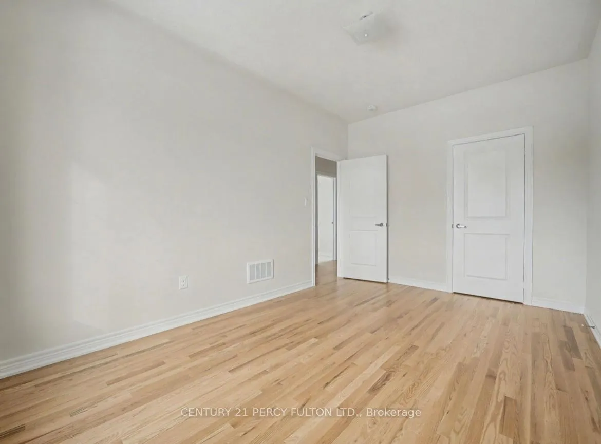 Photo 15 of 396 Kennedy Circle W, Milton, Cobban — HOMEH