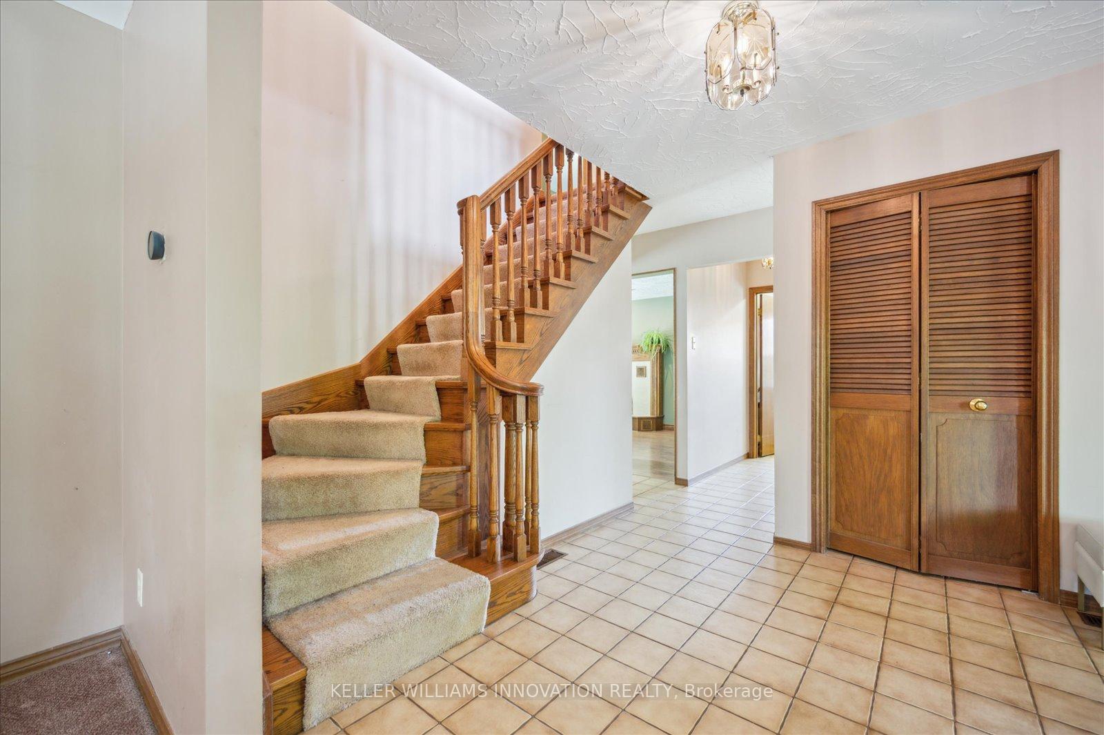 Photo 9 of 29 Hillcrest Lane, Kitchener — HOMEH