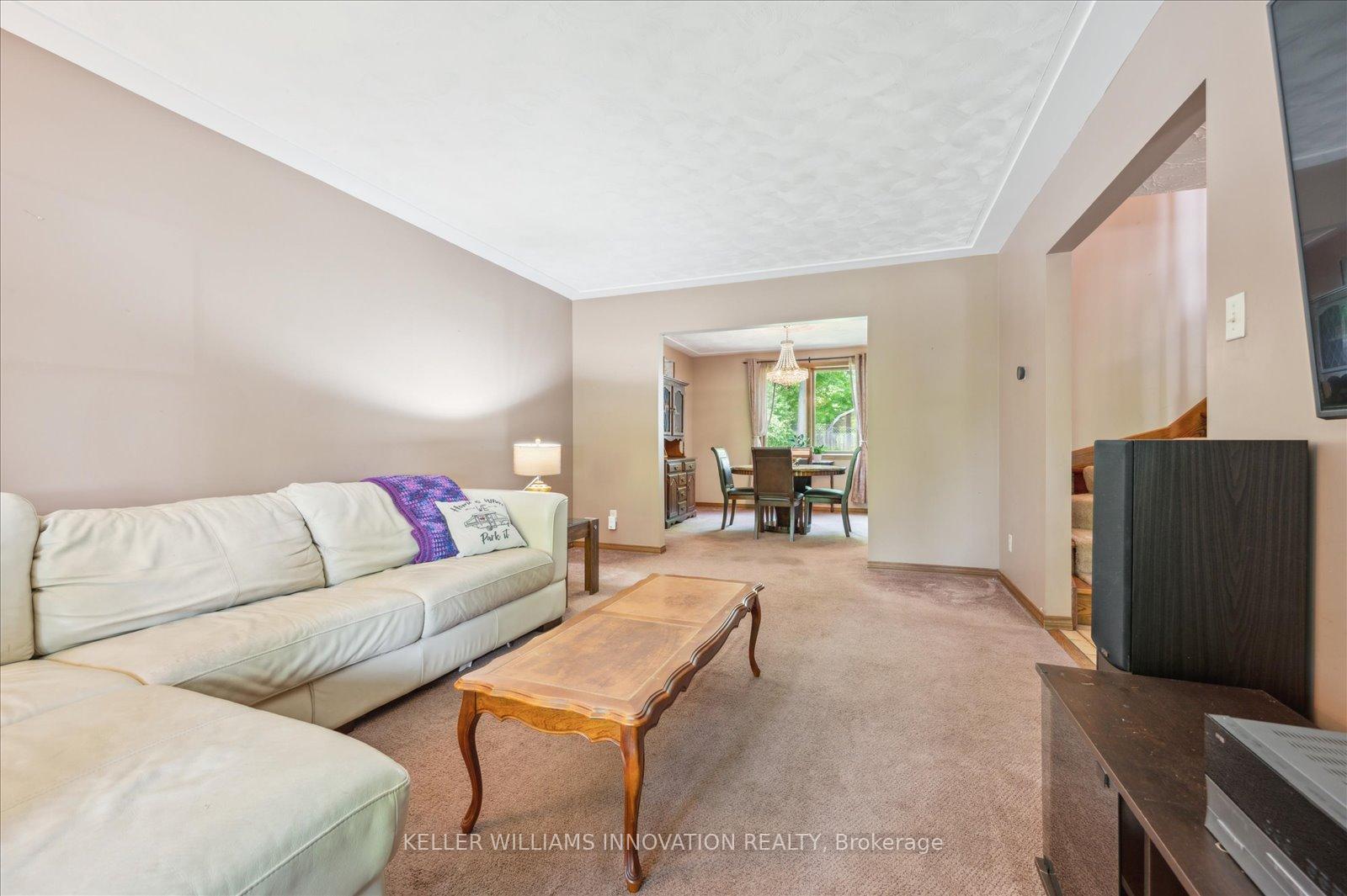 Photo 11 of 29 Hillcrest Lane, Kitchener — HOMEH
