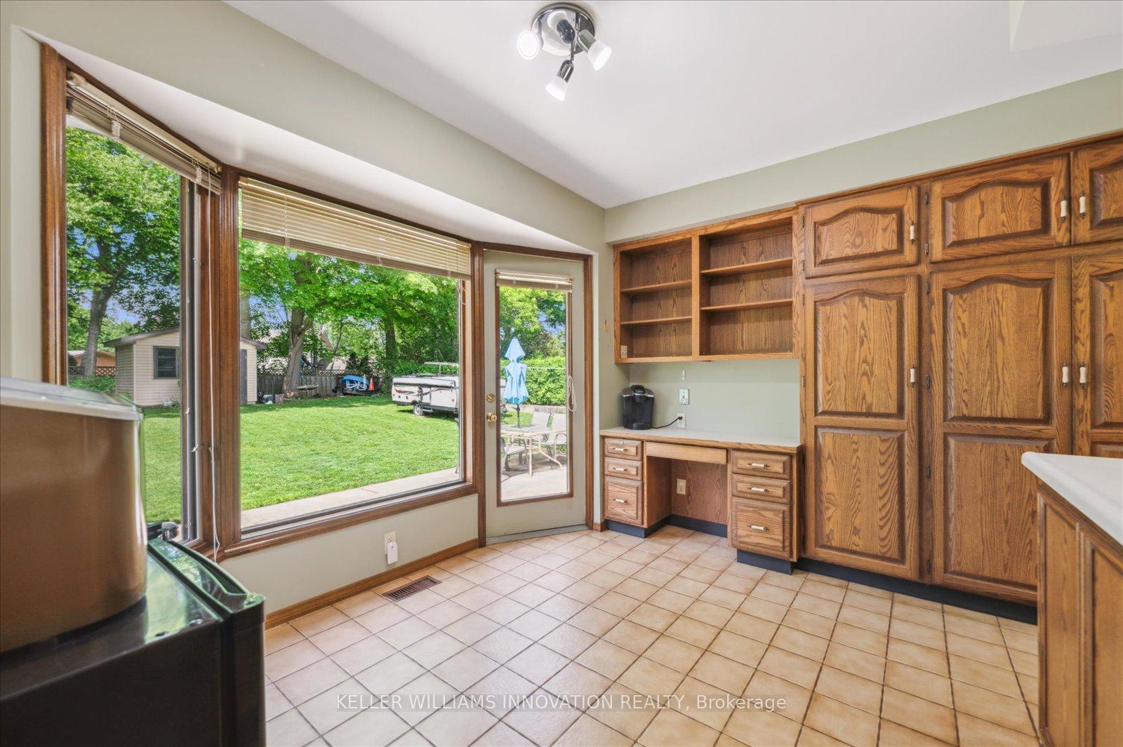Photo 15 of 29 Hillcrest Lane, Kitchener — HOMEH