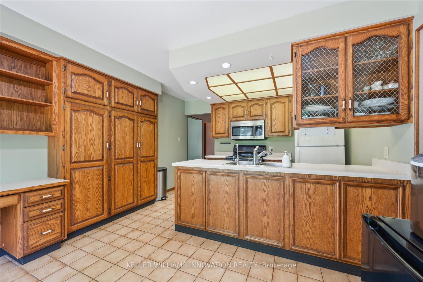 Photo 18 of 29 Hillcrest Lane, Kitchener — HOMEH