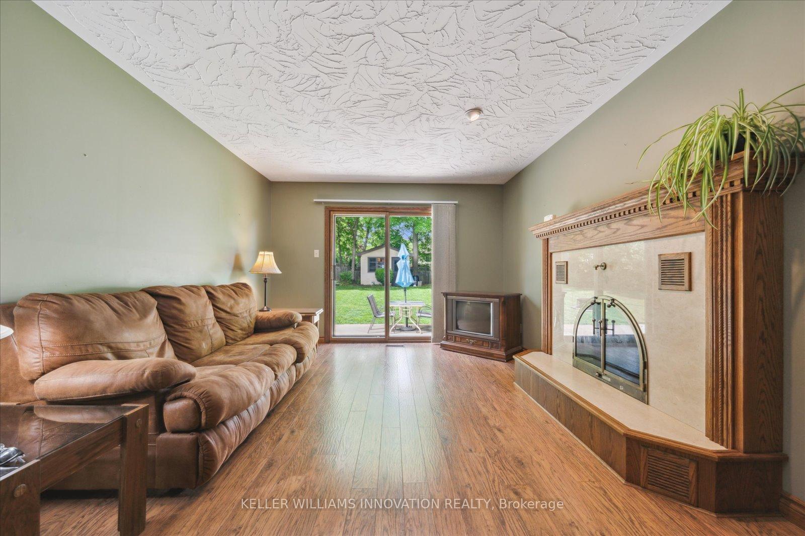 Photo 19 of 29 Hillcrest Lane, Kitchener — HOMEH