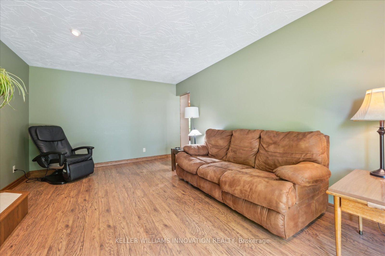 Photo 20 of 29 Hillcrest Lane, Kitchener — HOMEH