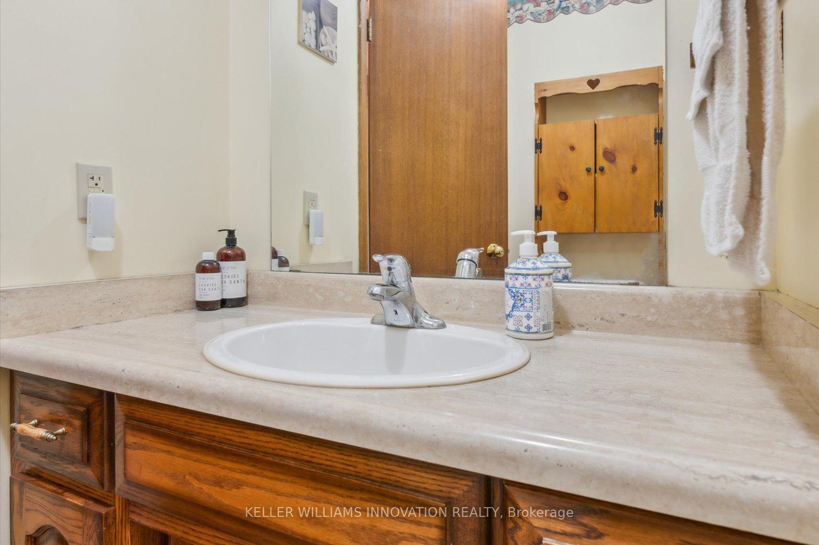 Photo 21 of 29 Hillcrest Lane, Kitchener — HOMEH