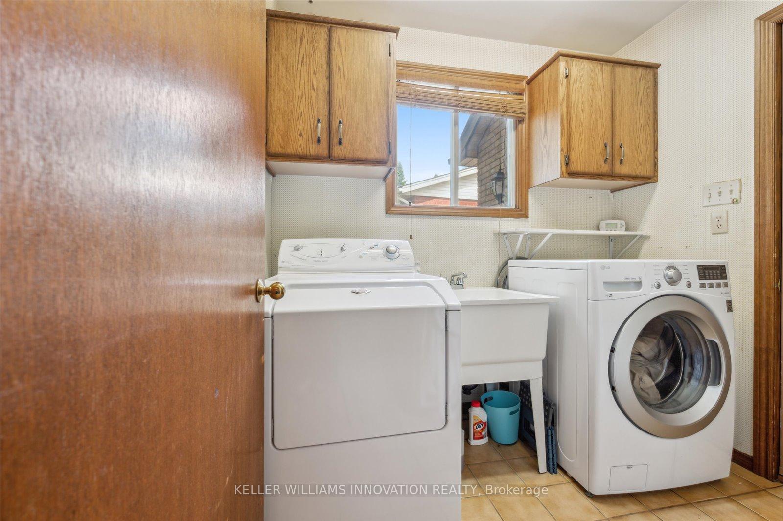 Photo 22 of 29 Hillcrest Lane, Kitchener — HOMEH