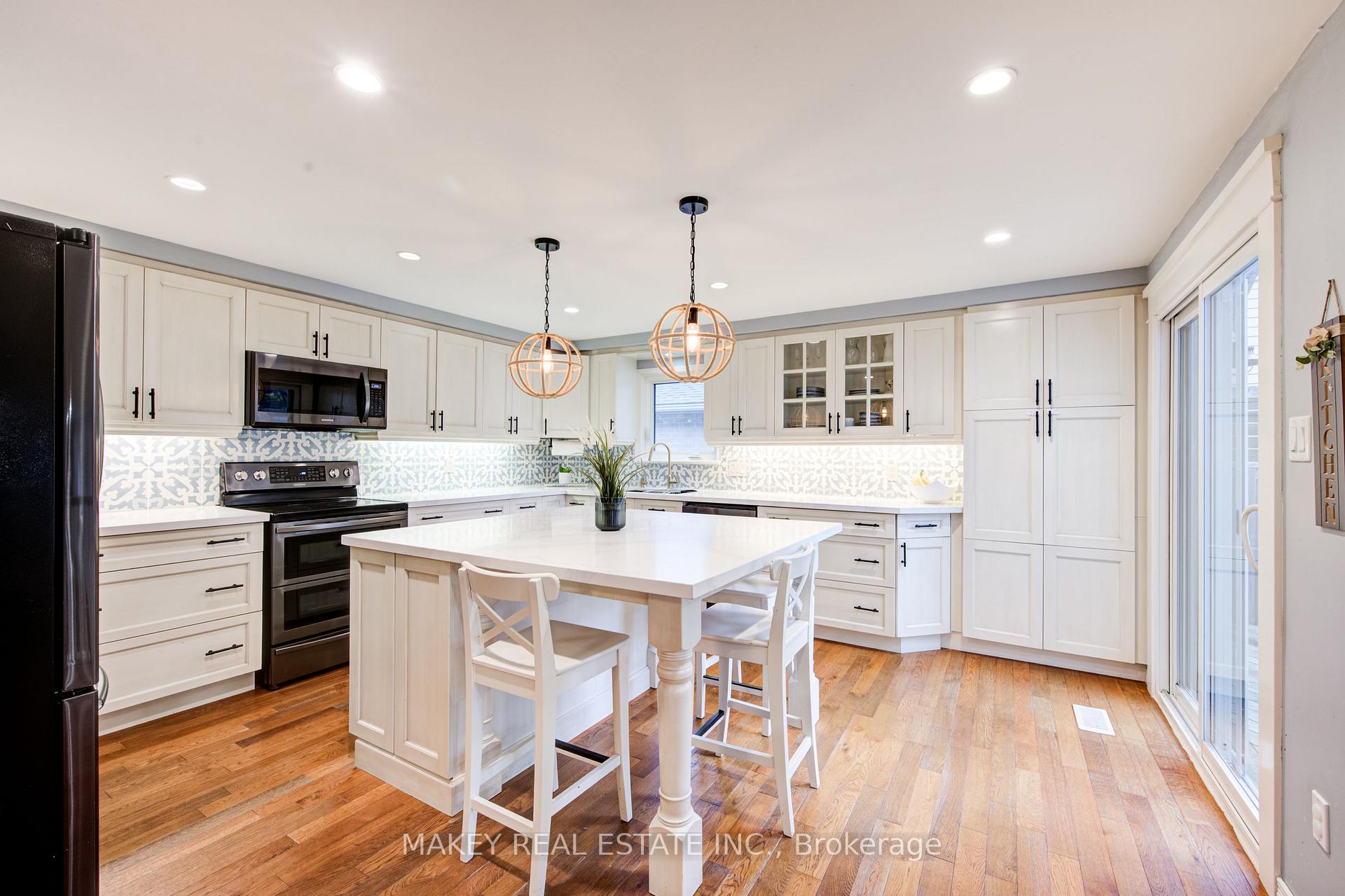 Photo 13 of 56 Kilkerran Crescent, Kitchener — HOMEH