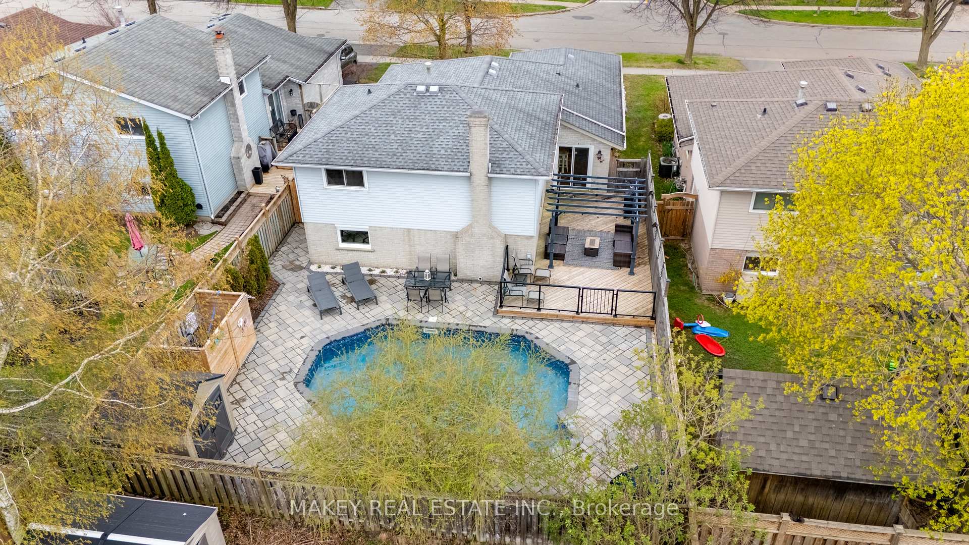 Photo 39 of 56 Kilkerran Crescent, Kitchener — HOMEH