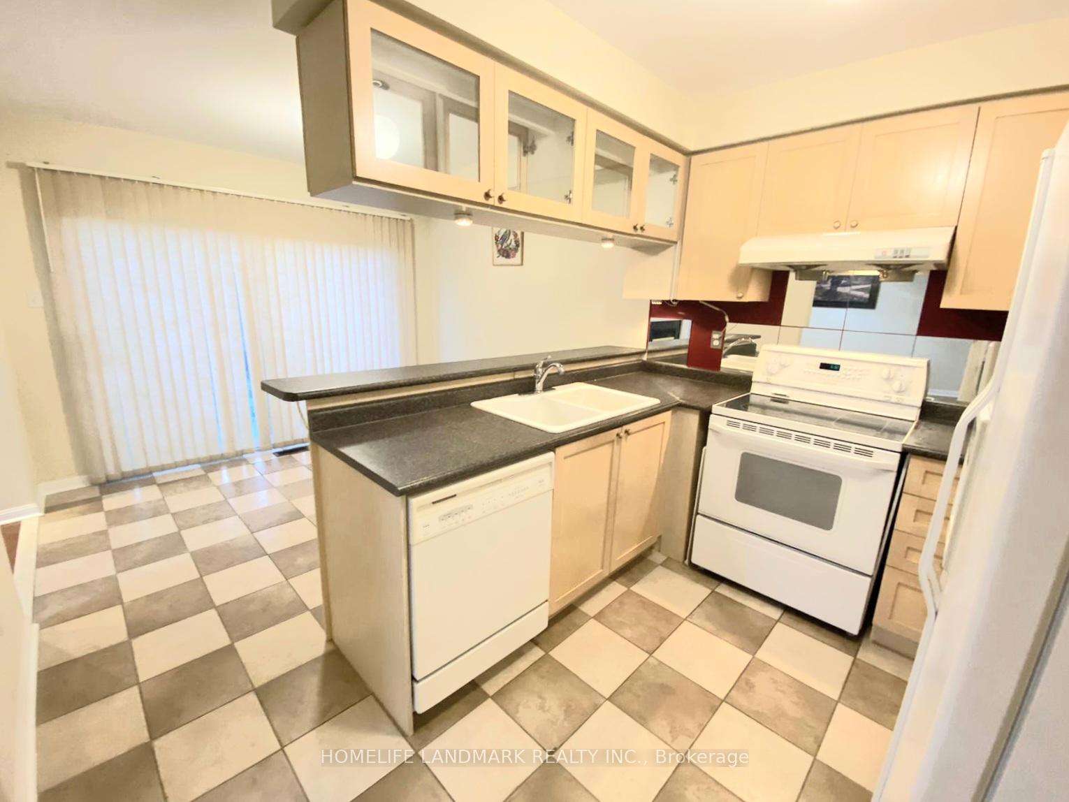 Photo 6 of 20 Bern Street, Markham, Wismer — HOMEH