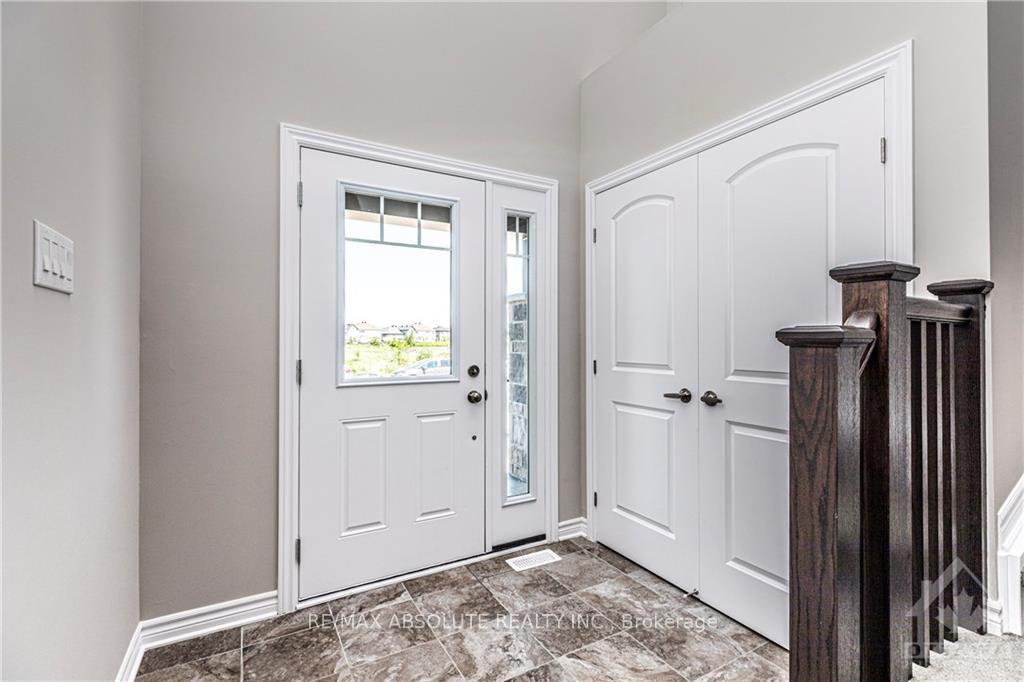 Photo 3 of 574 Cope Drive, Ottawa, Kanata - Emerald Meadows/Trailwest — HOMEH