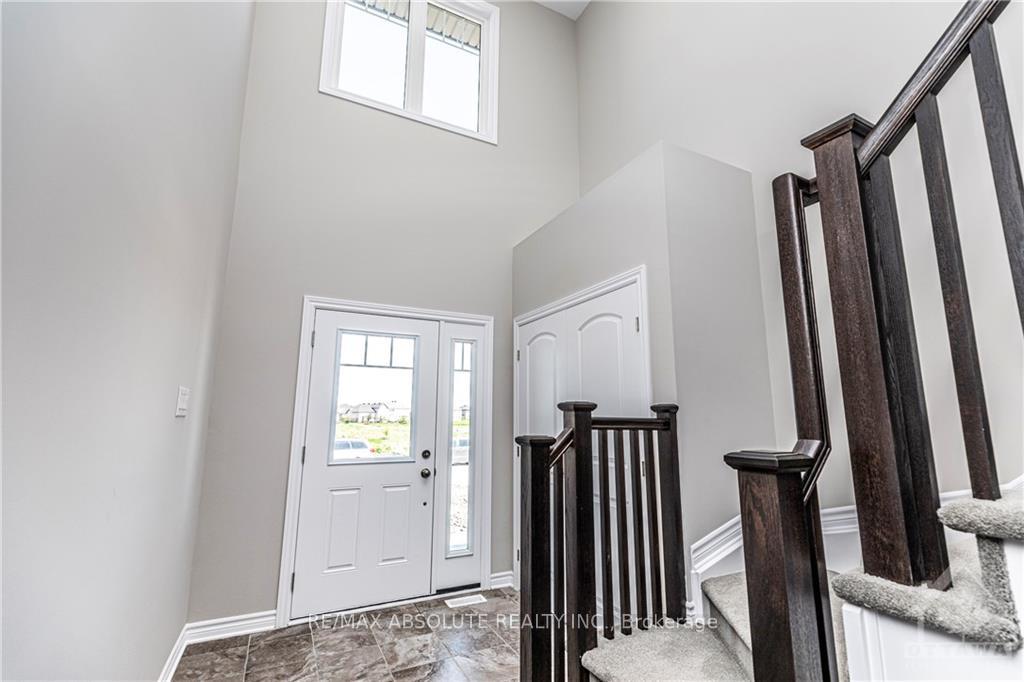 Photo 4 of 574 Cope Drive, Ottawa, Kanata - Emerald Meadows/Trailwest — HOMEH