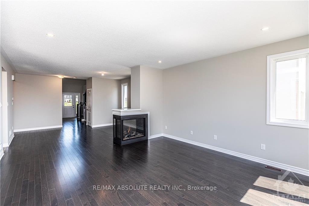Photo 11 of 574 Cope Drive, Ottawa, Kanata - Emerald Meadows/Trailwest — HOMEH