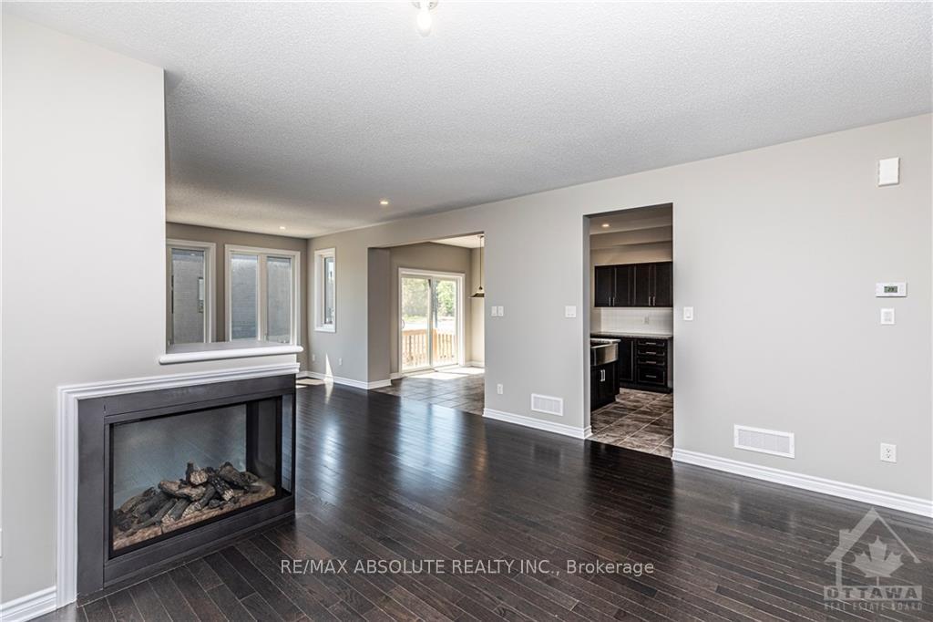 Photo 13 of 574 Cope Drive, Ottawa, Kanata - Emerald Meadows/Trailwest — HOMEH