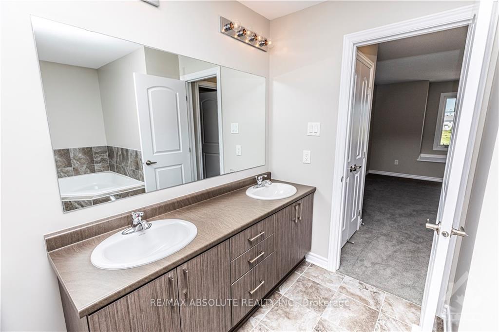 Photo 24 of 574 Cope Drive, Ottawa, Kanata - Emerald Meadows/Trailwest — HOMEH