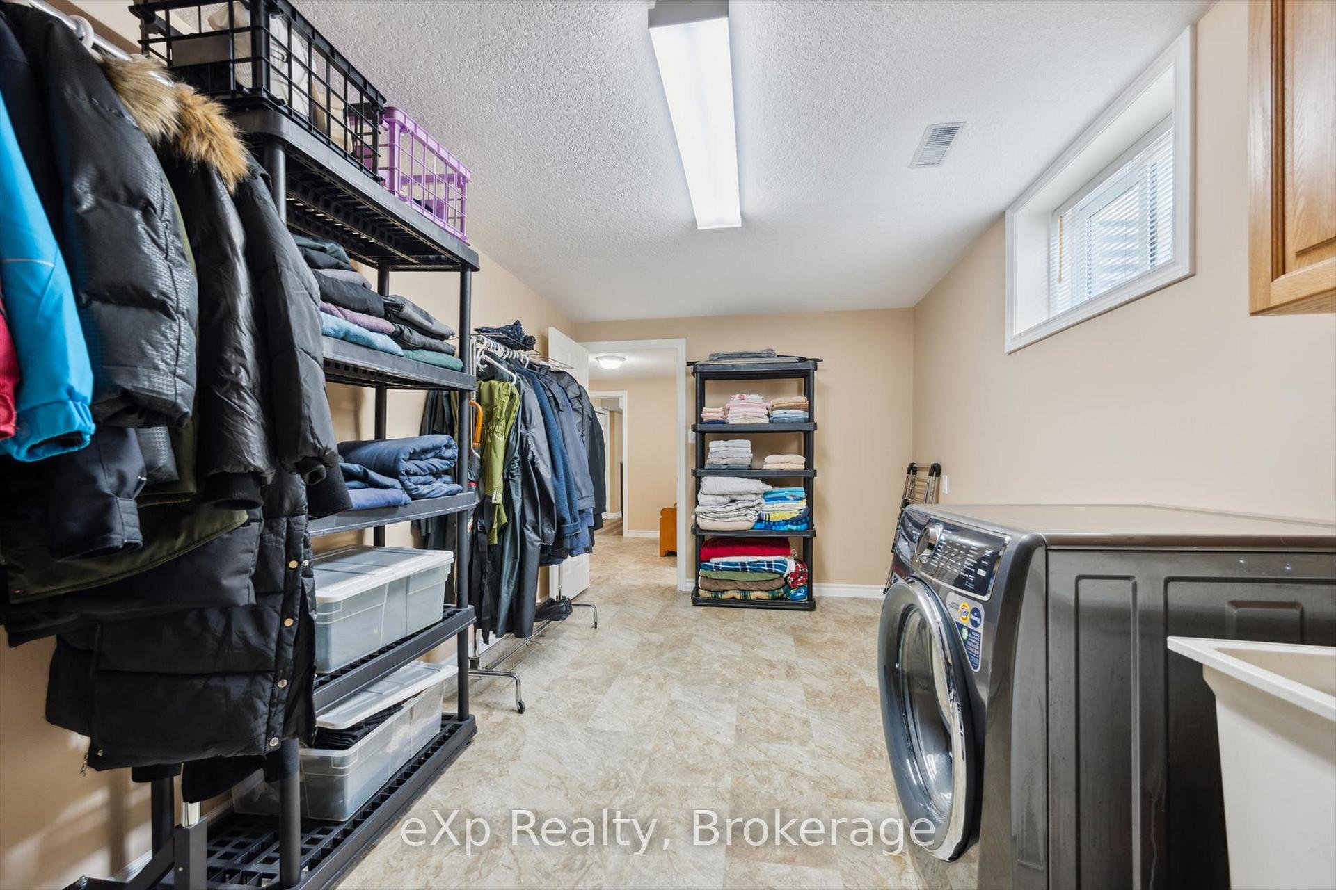 Photo 28 of 916 Keewatin Place, Kitchener — HOMEH
