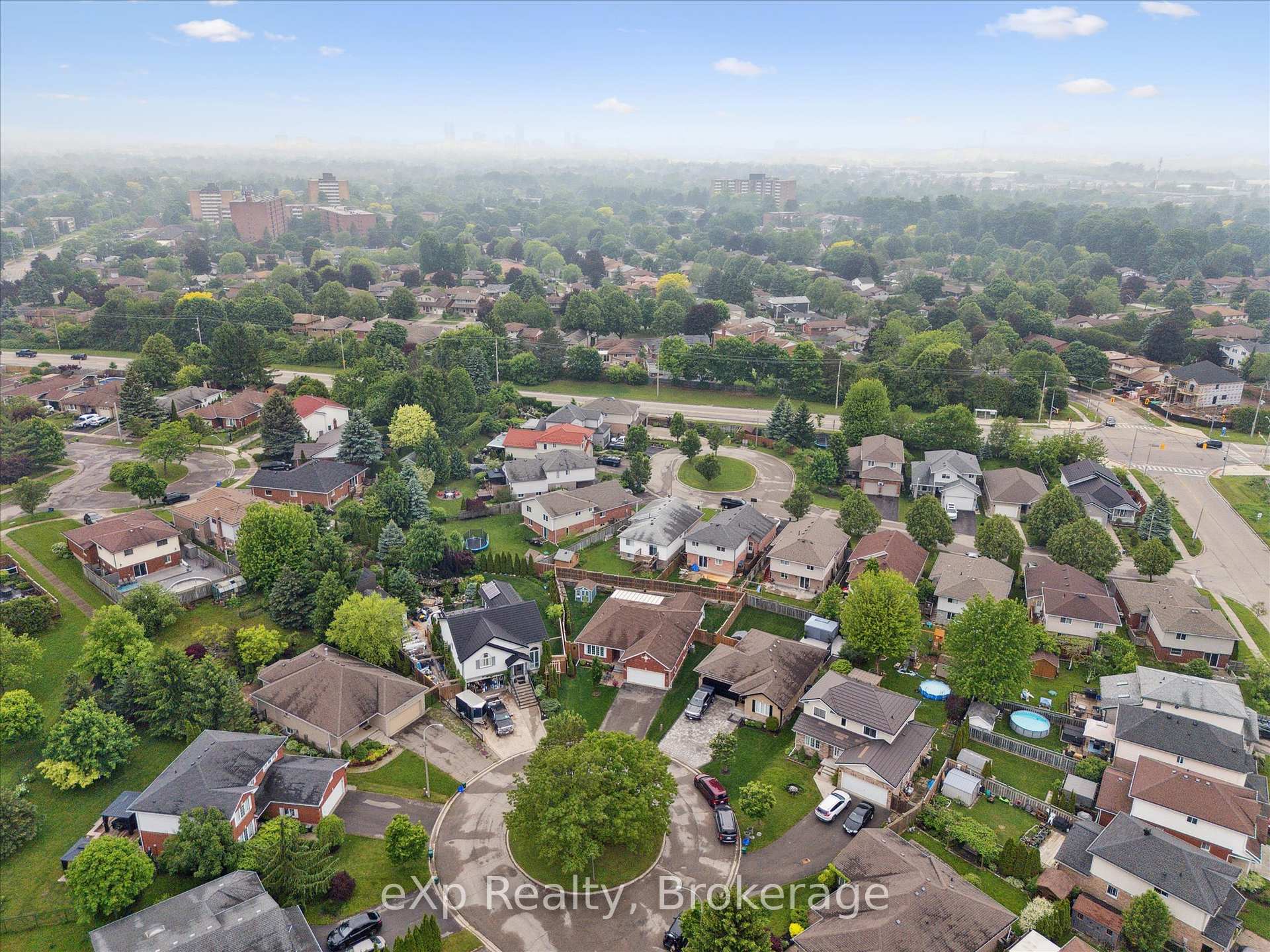 Photo 36 of 916 Keewatin Place, Kitchener — HOMEH