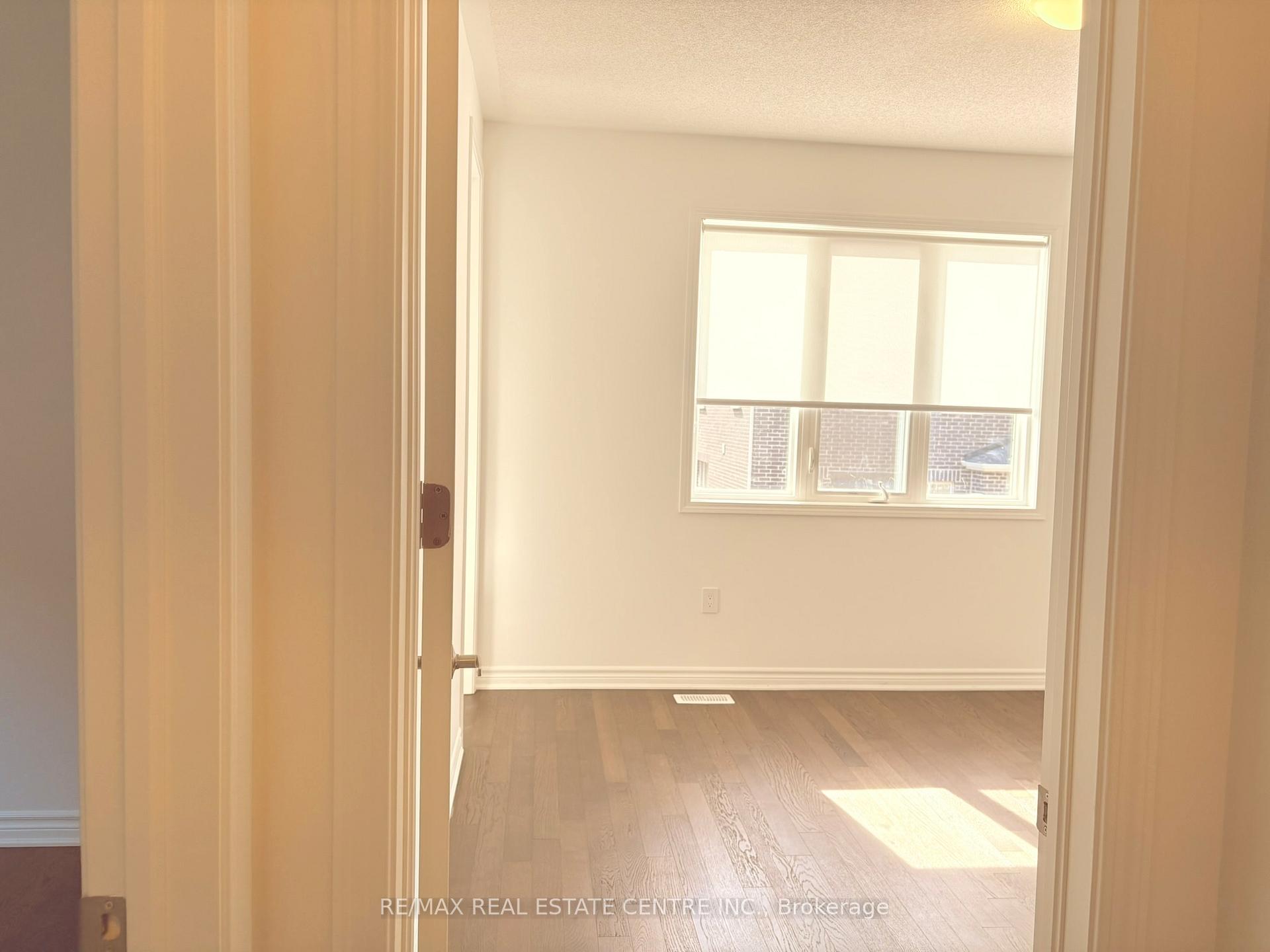 Photo 18 of 1166 Stirling Todd Terrace, Milton, Bowes — HOMEH