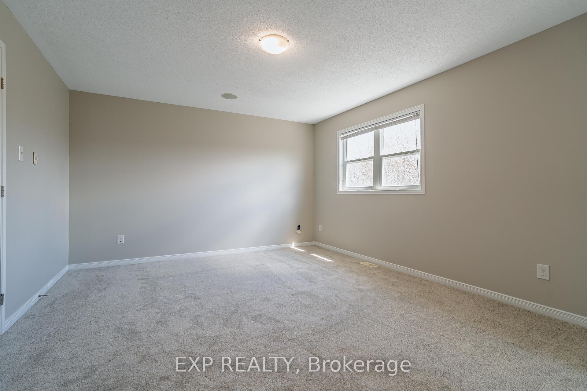 Photo 32 of 328 Maxwell Bridge Road, Ottawa, Kanata - Morgan's Grant/South March — HOMEH